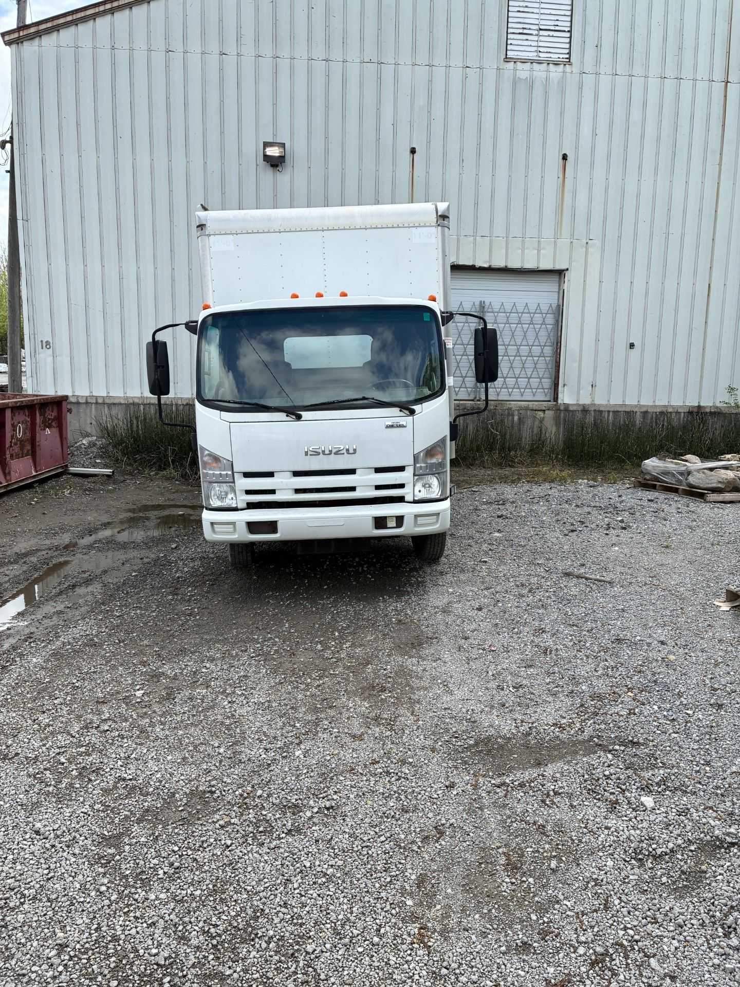 2015 ISUZU NPR-XD TRUCK, 16K GVWR, 215HP DIESEL, AISIN 6-SPD AUTO, 30-GAL TANK - BOX TRUCKS