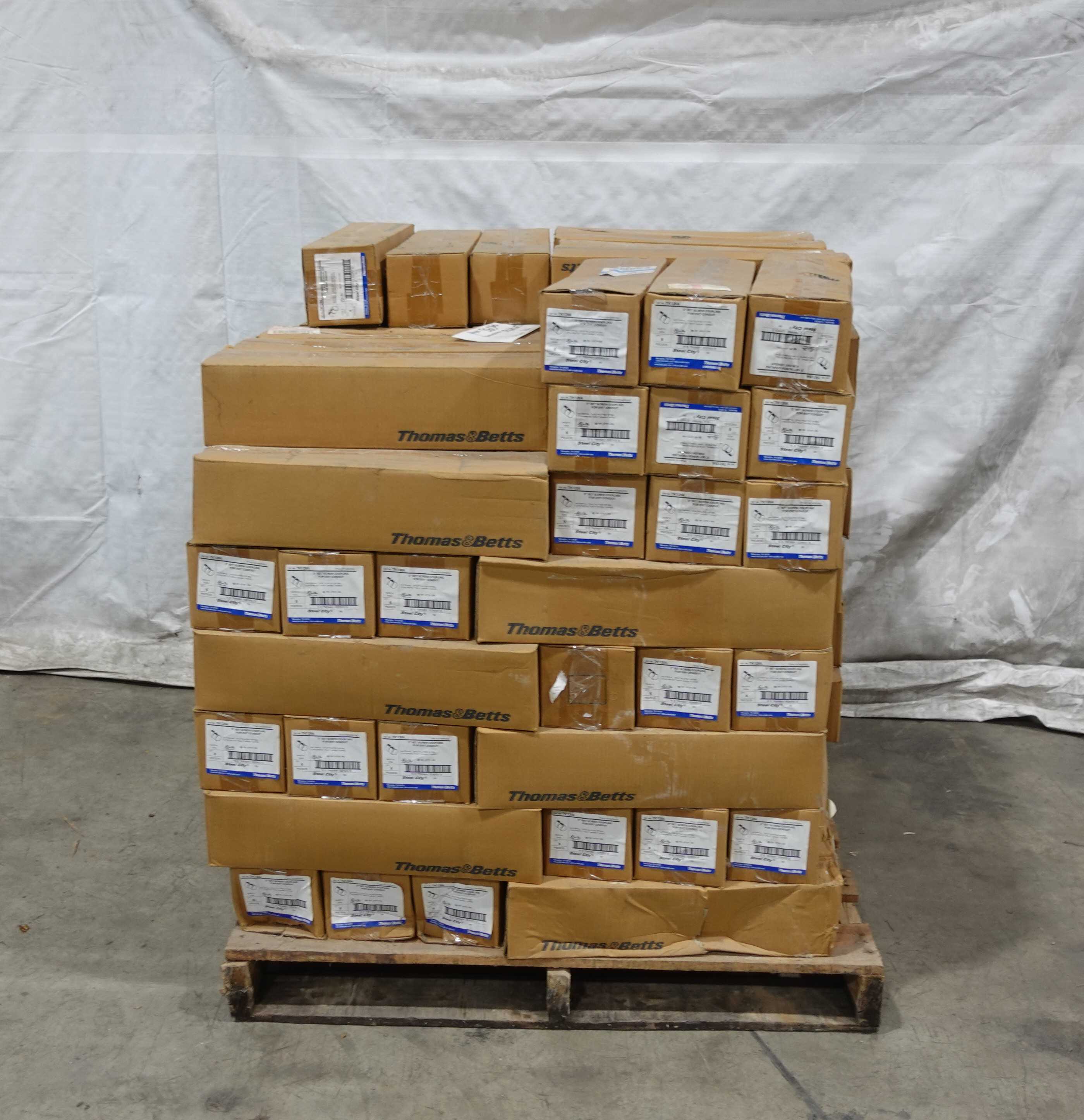 PALLET OF THOMAS & BETTS TK128A SET SCREW COUPLINGS, 3", NEW IN BOX - COUPLINGS, JOINTS, & HUBS