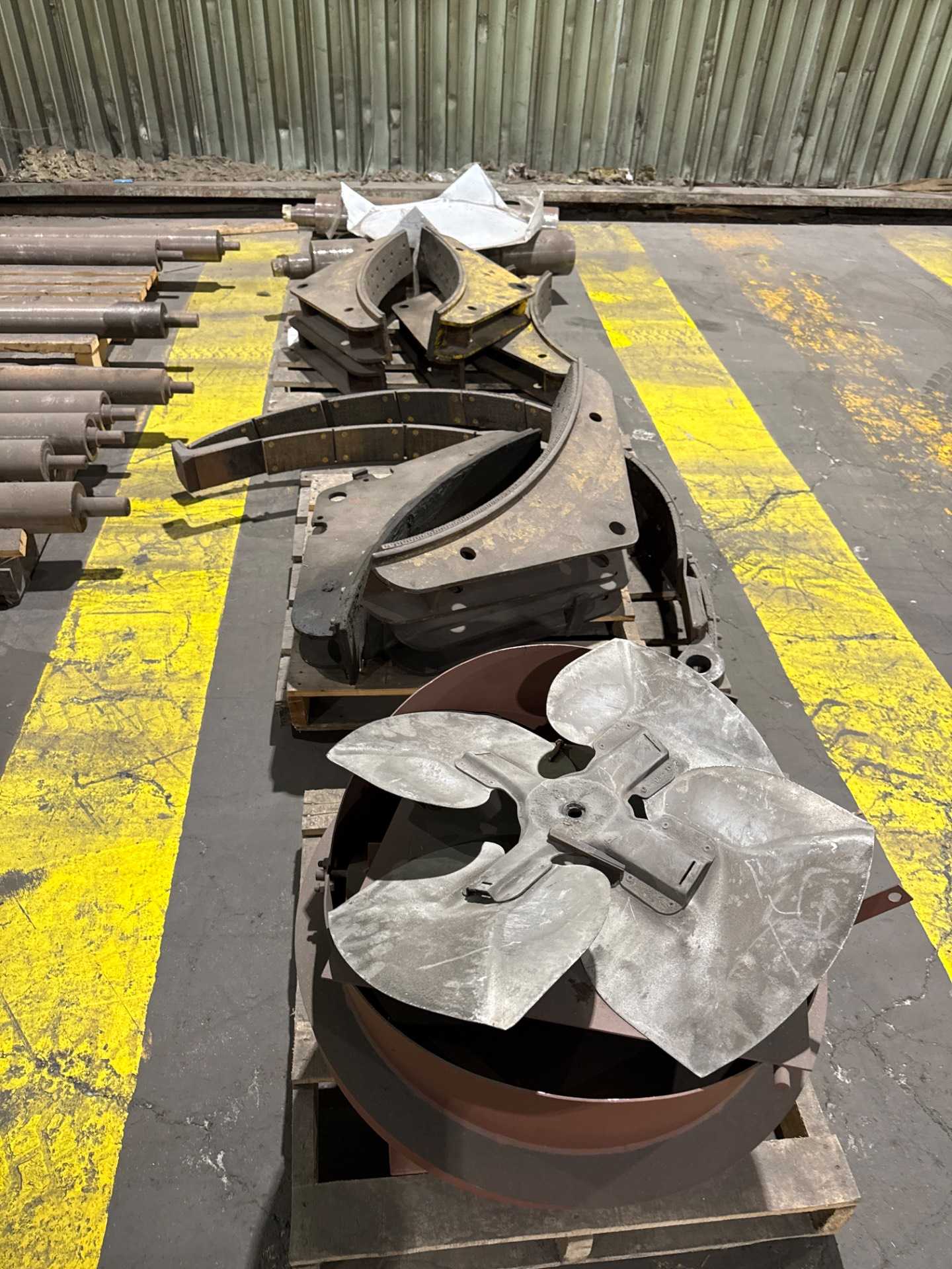 BULK QTY OF INDUSTRIAL PARTS - INDUSTRIAL PARTS