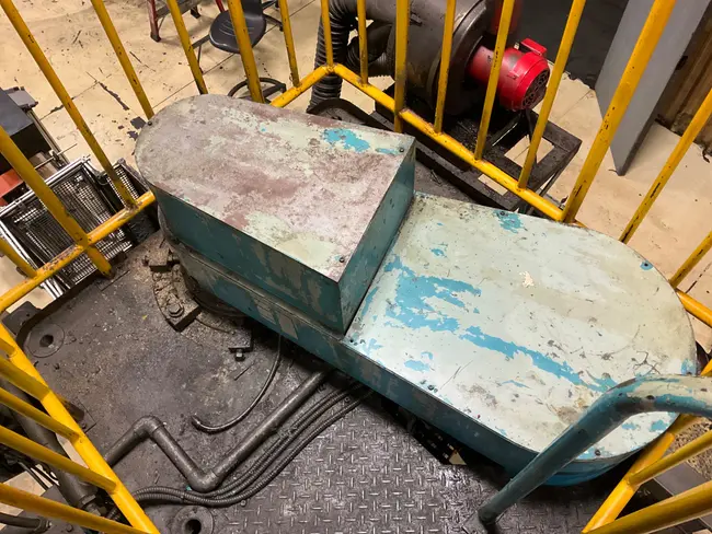 NISSEI V-5P M-901 GRINDING MACHINE - undefined