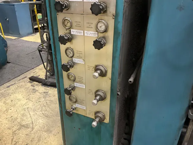 CINCINNATI 220-DCII-6 COMPACTING PRESS - undefined