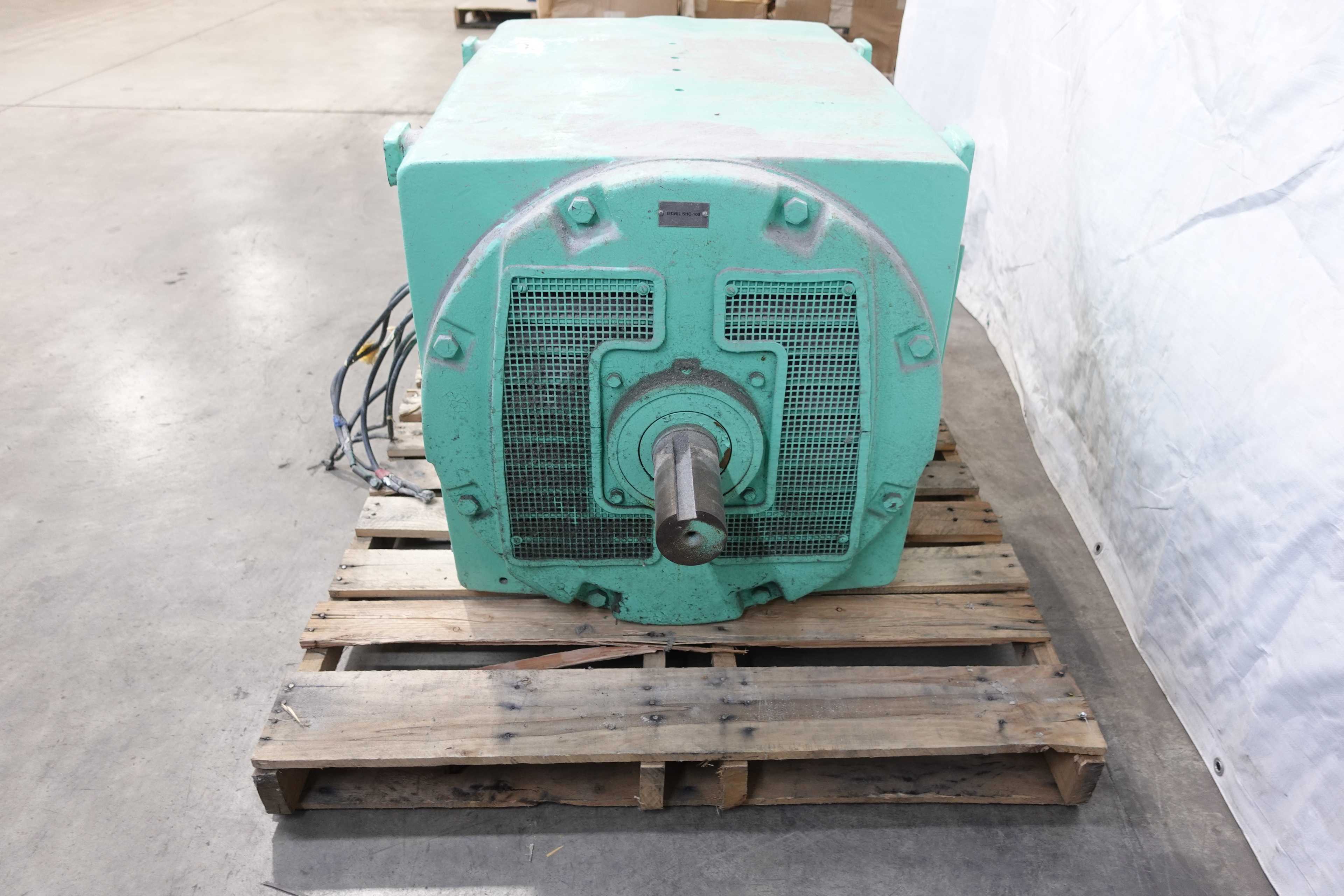SKU 1743592 - GE CUSTOM 8000 5K818847C62 INDUCTION MOTOR, 400 HP, 3 PH, 1765 RPM, 2300V, FR. 8188S - AC MOTOR