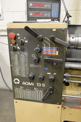 BRIDGEPORT ROMI 13" X 40" LATHE 13-5 (5 HP, 50-2500 RPM) - MANUAL LATHES