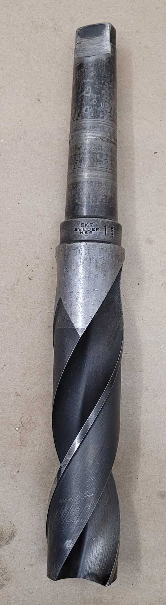 SKF 4MT MORSE TAPER HSS TWIST DRILL, 1-5/8" DIA, 12.5" OAL, 7" FLUTE, 2-FLUTE SPIRAL - MACHINE TOOLING