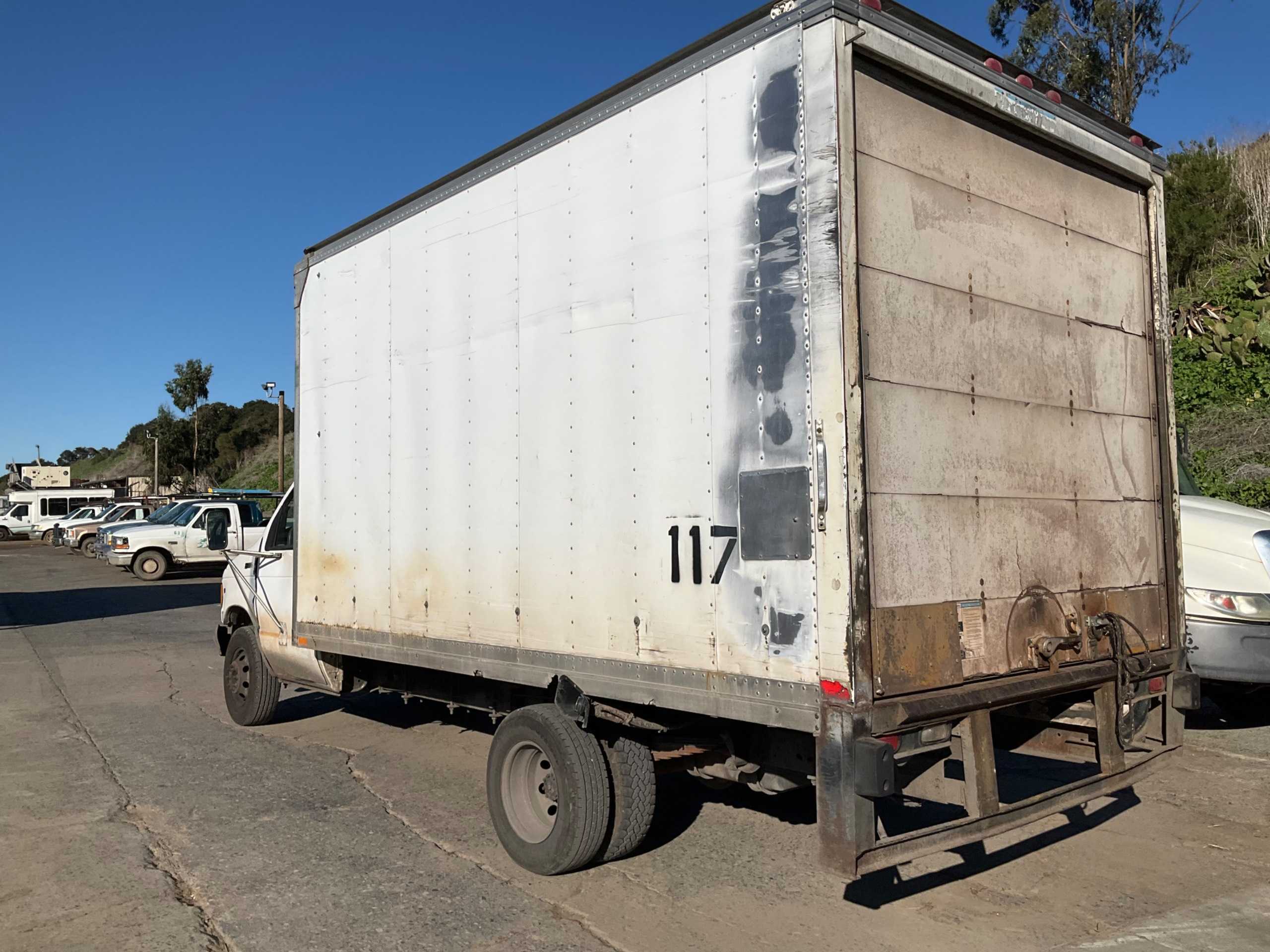 1994 FORD E-350 STRAIGHT CARGO TRUCK - STRAIGHT CARGO TRUCK