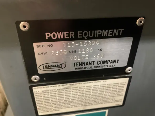 TENNANT T15 FLOOR SCRUBBER - undefined