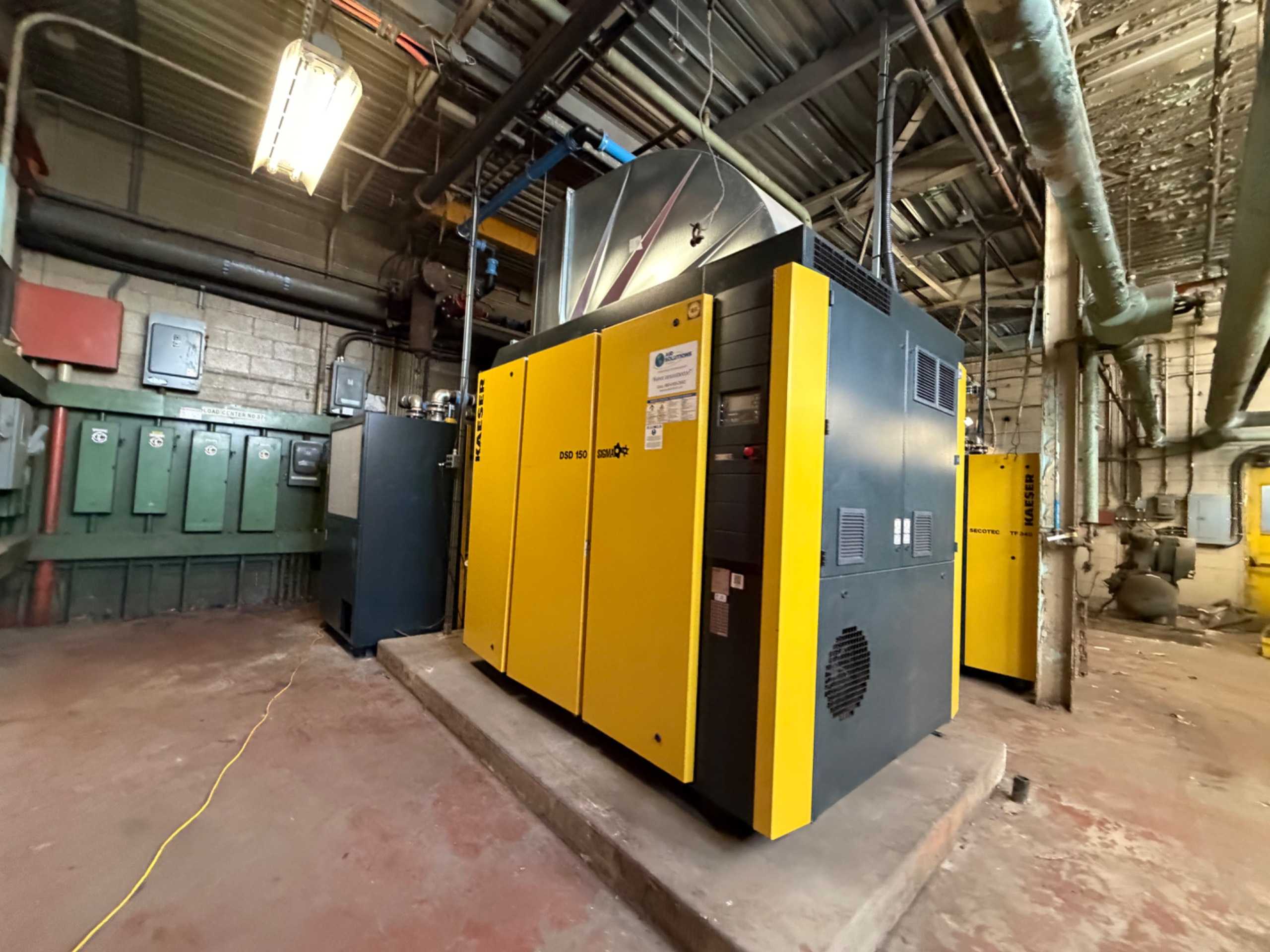 2022 KAESER DSD 150 ROTARY SCREW COMPRESSOR, 150HP, 717CFM, 125PSIG, 575V - STATIONARY AIR COMPRESSOR