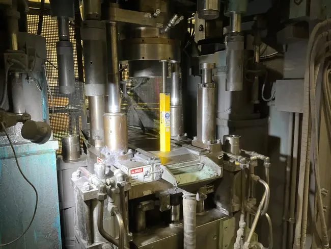 KOHTAKI 800 TON COMPACTING PRESS - undefined