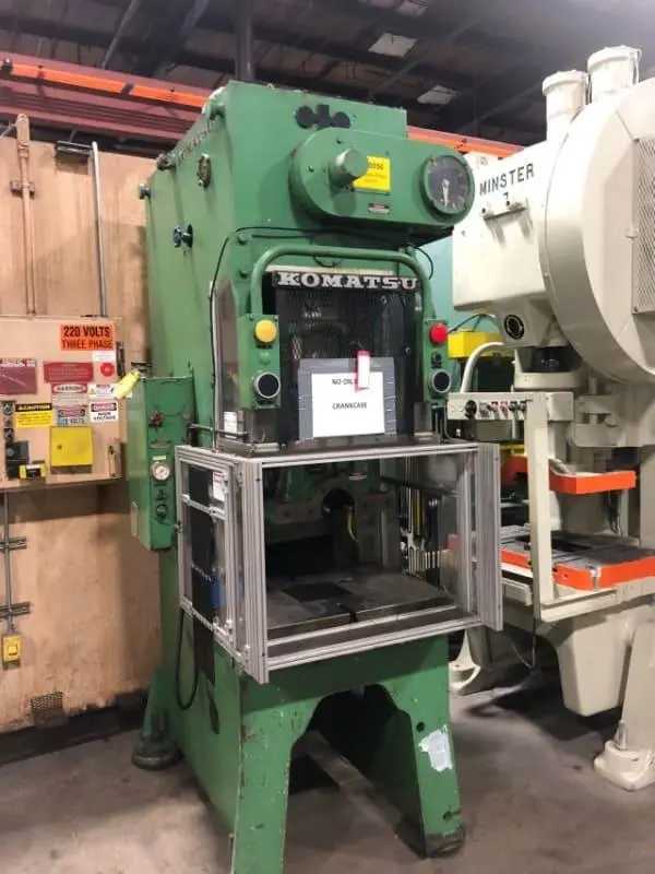1980 KOMATSU OBS60 PRESS 66 TON, PNEUMATIC WET CLUTCH, HYDRAULIC OVERLOAD PROTECTION - MECHANICAL PRESSES