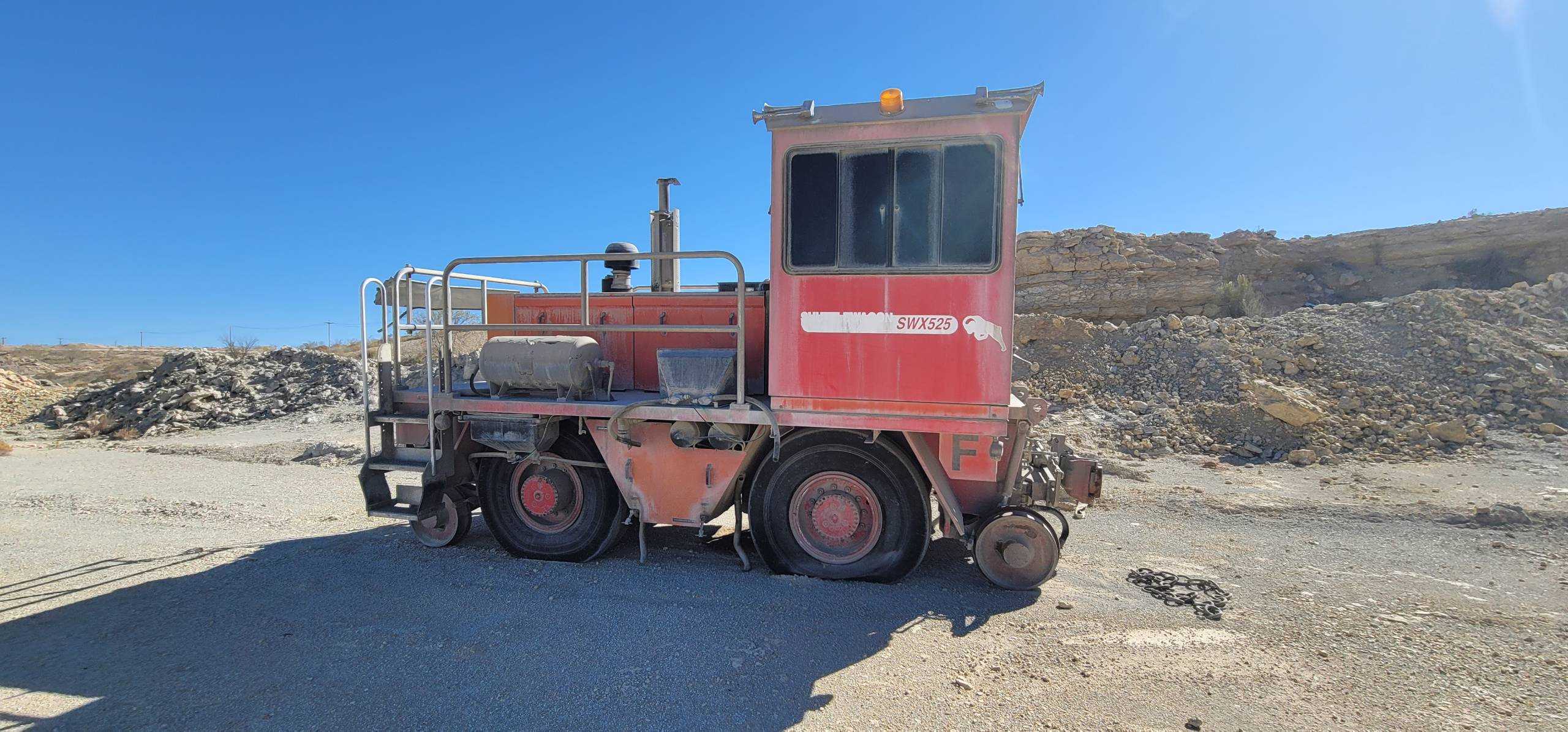 SHUTTLEWAGON SWX525 RAILCAR MOVER - MATERIAL HANDLING EQUIPMENT