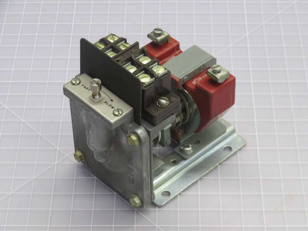 EATON D80NE2A RELAYS, ON-DELAY TIMER, 120V COIL, 0.5-180S DELAY, 2NO/2NC, 10A RATING, 6VA POWER - TIME DELAY RELAY