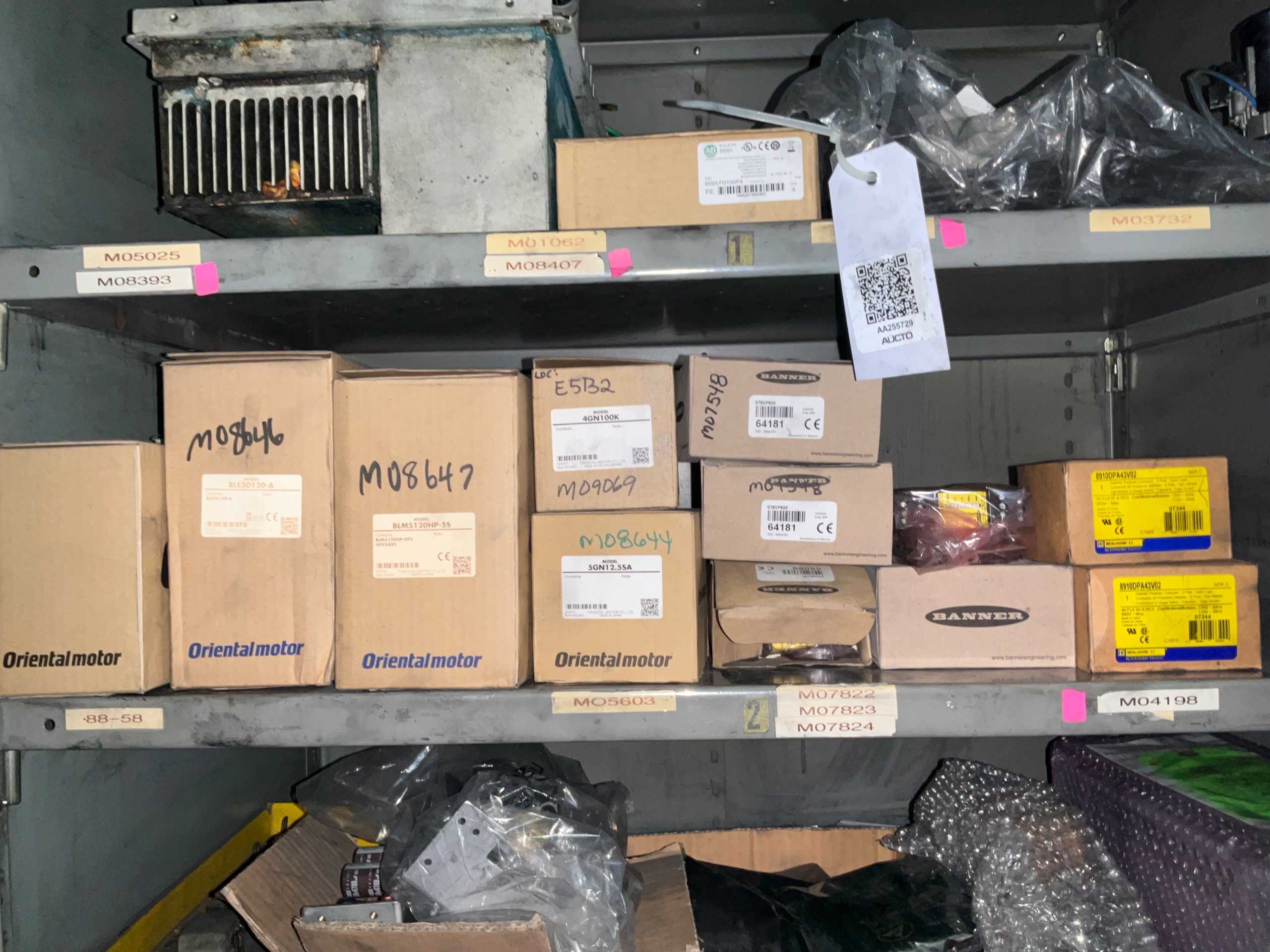 BULK QTY OF INDUSTRIAL PARTS - INDUSTRIAL PARTS