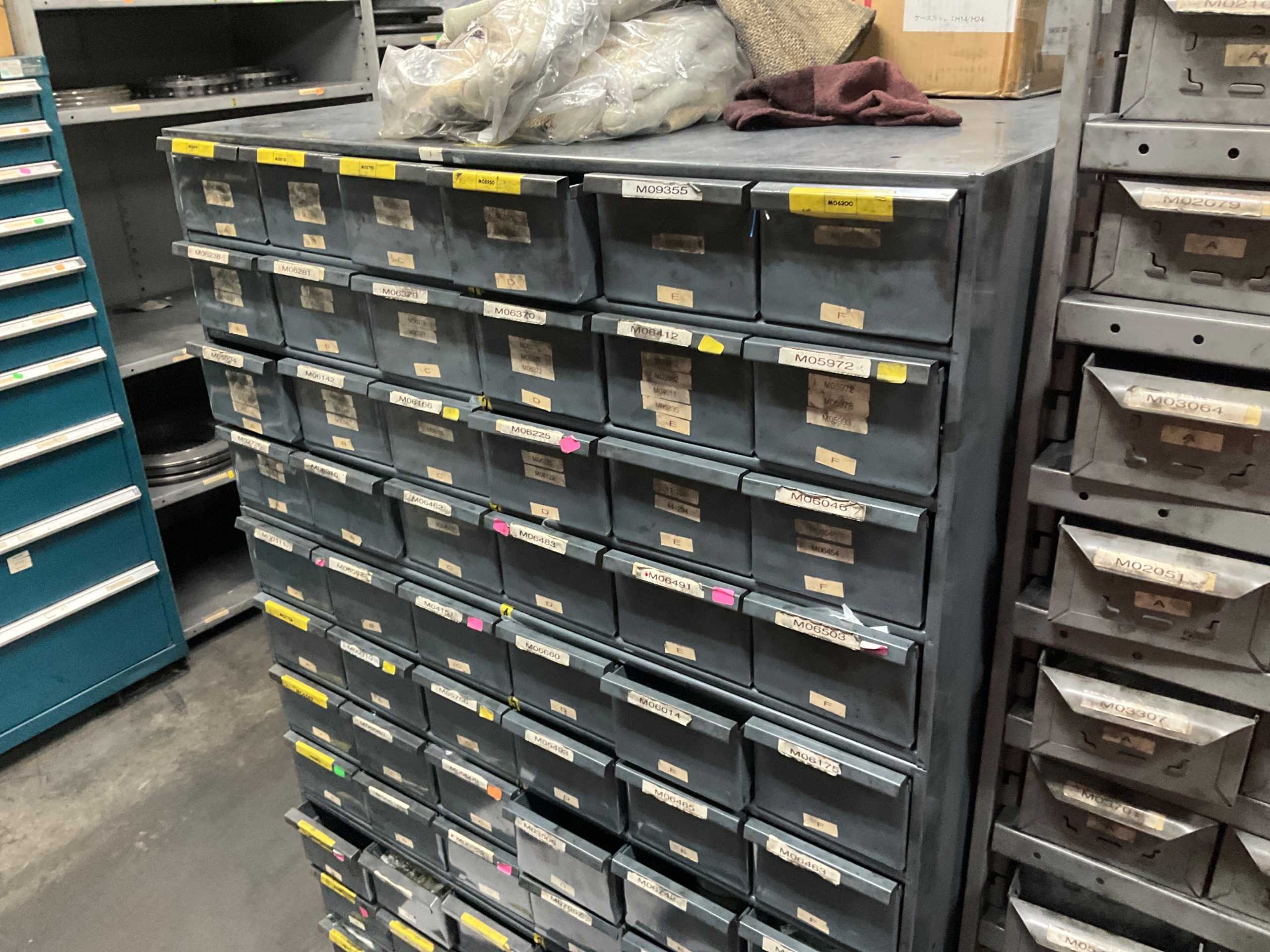 QTY 2: DRAWER CABINET WITH CONTENTS - DRAWER CABINET