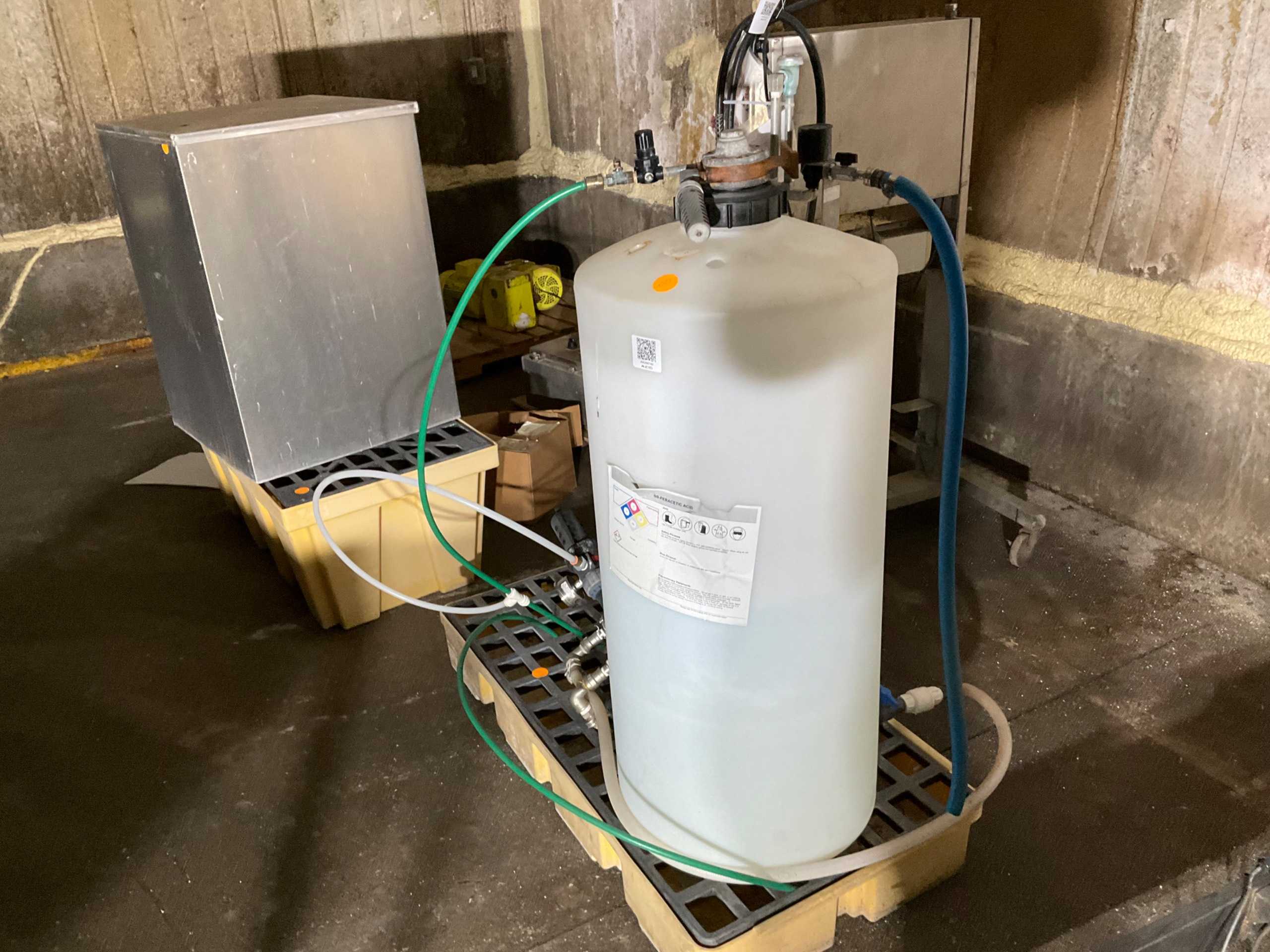 ACE ROTO-MOLD CHEMICAL TANK - TANKS