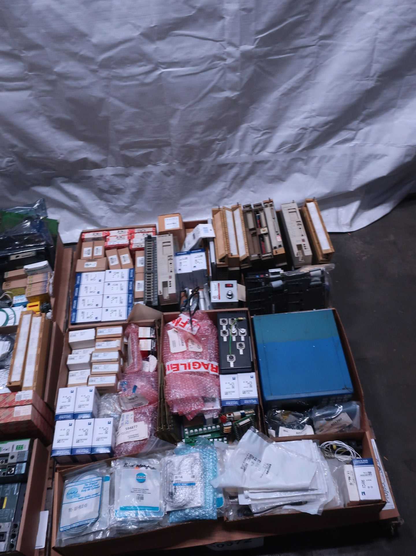 2 PALLETS OF ASSORTED AUTOMATION - AUTOMATION & CONTROLS