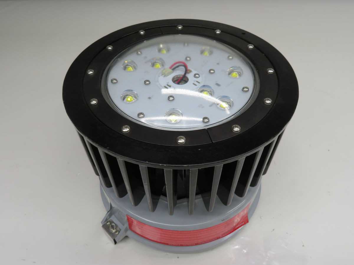 CROUSE-HINDS VMV5L/UNV1 CHAMP VMV LED CONNECTED FIXTURE - LIGHT FIXTURES