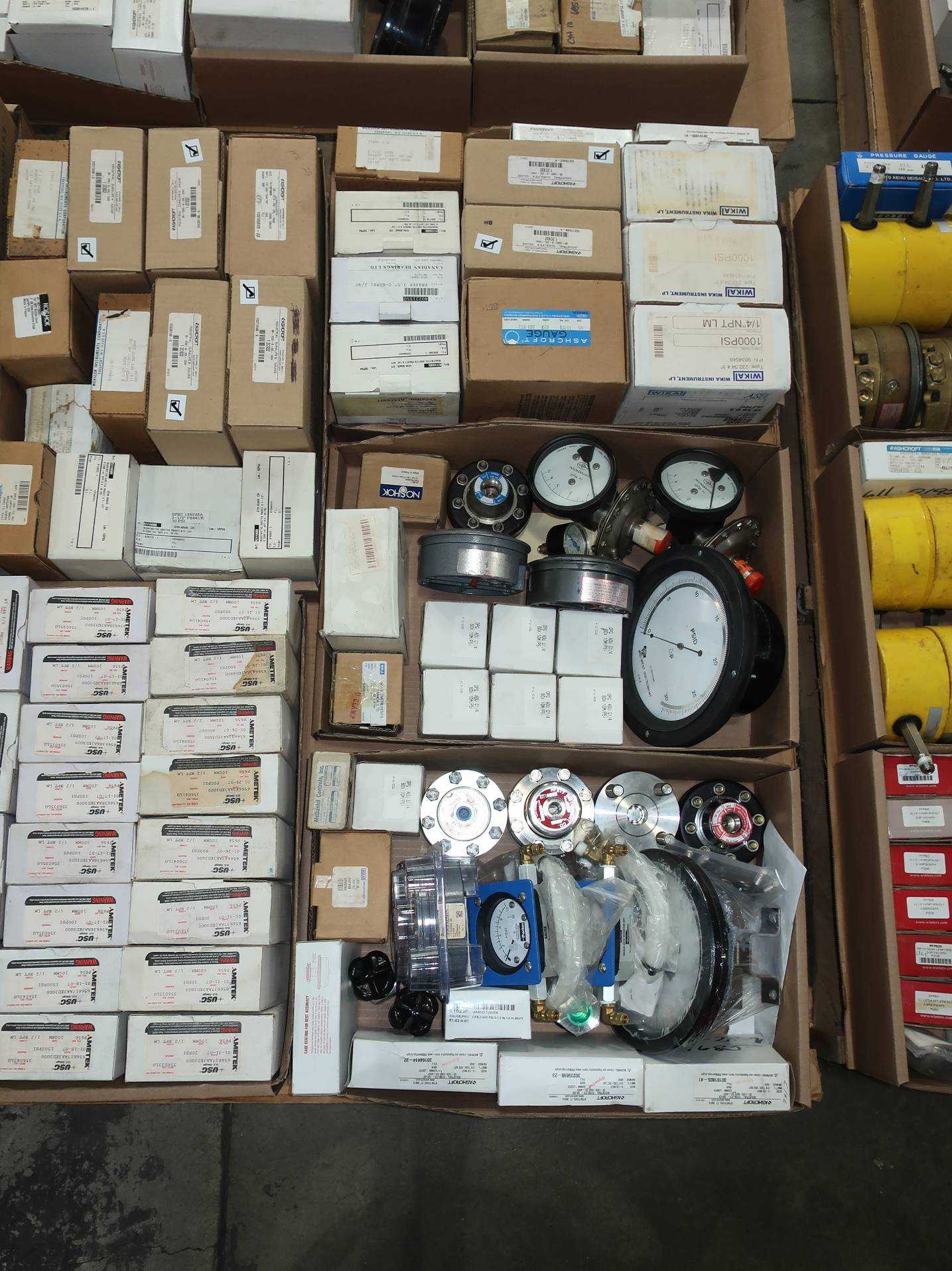 SKU 1760855 - 4 PALLETS OF ASSORTED PRESSURE GAUGES - INSTRUMENTATION