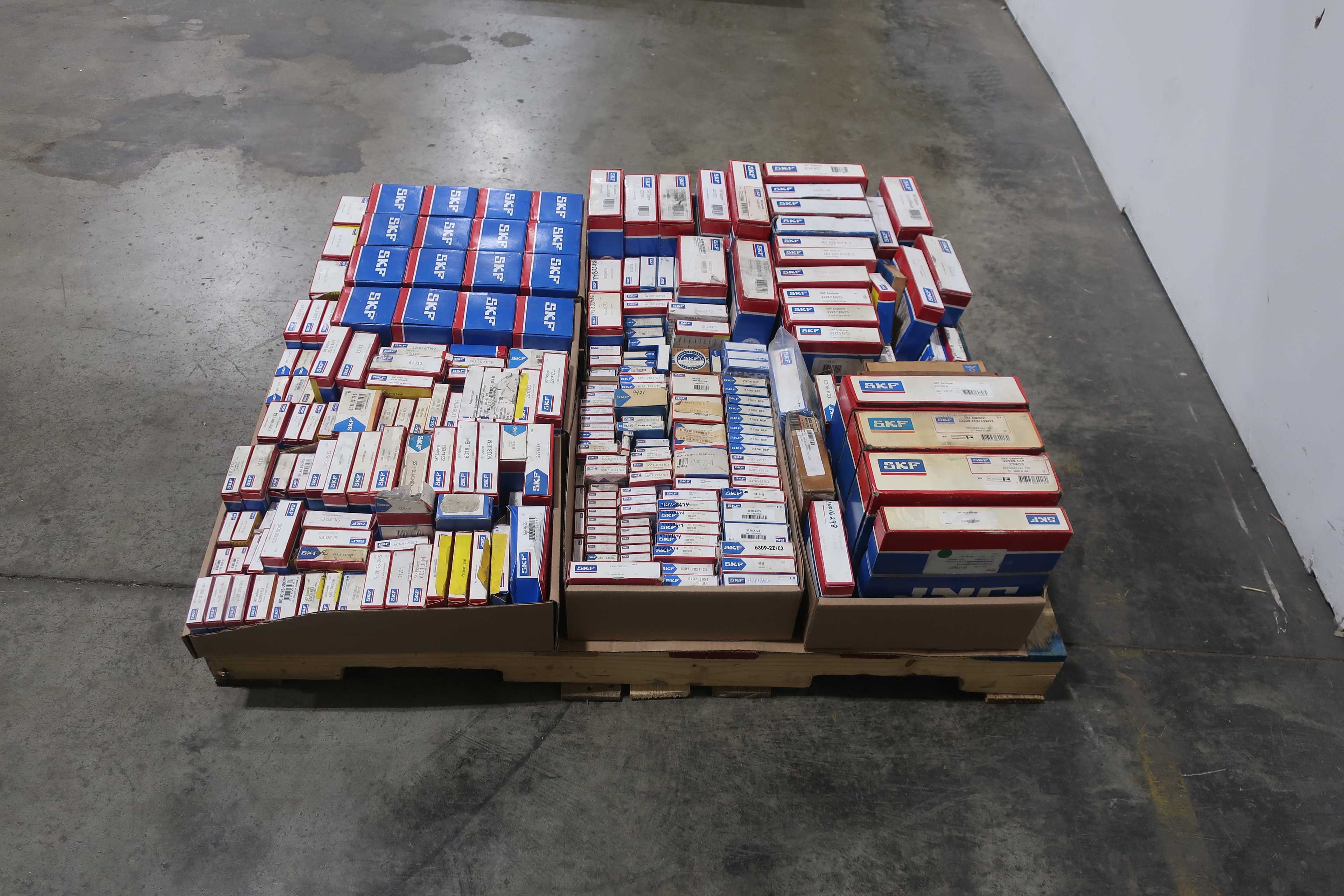 SKU 1749191 - PALLET OF ASSORTED SKF ROLLER BEARINGS - BEARINGS
