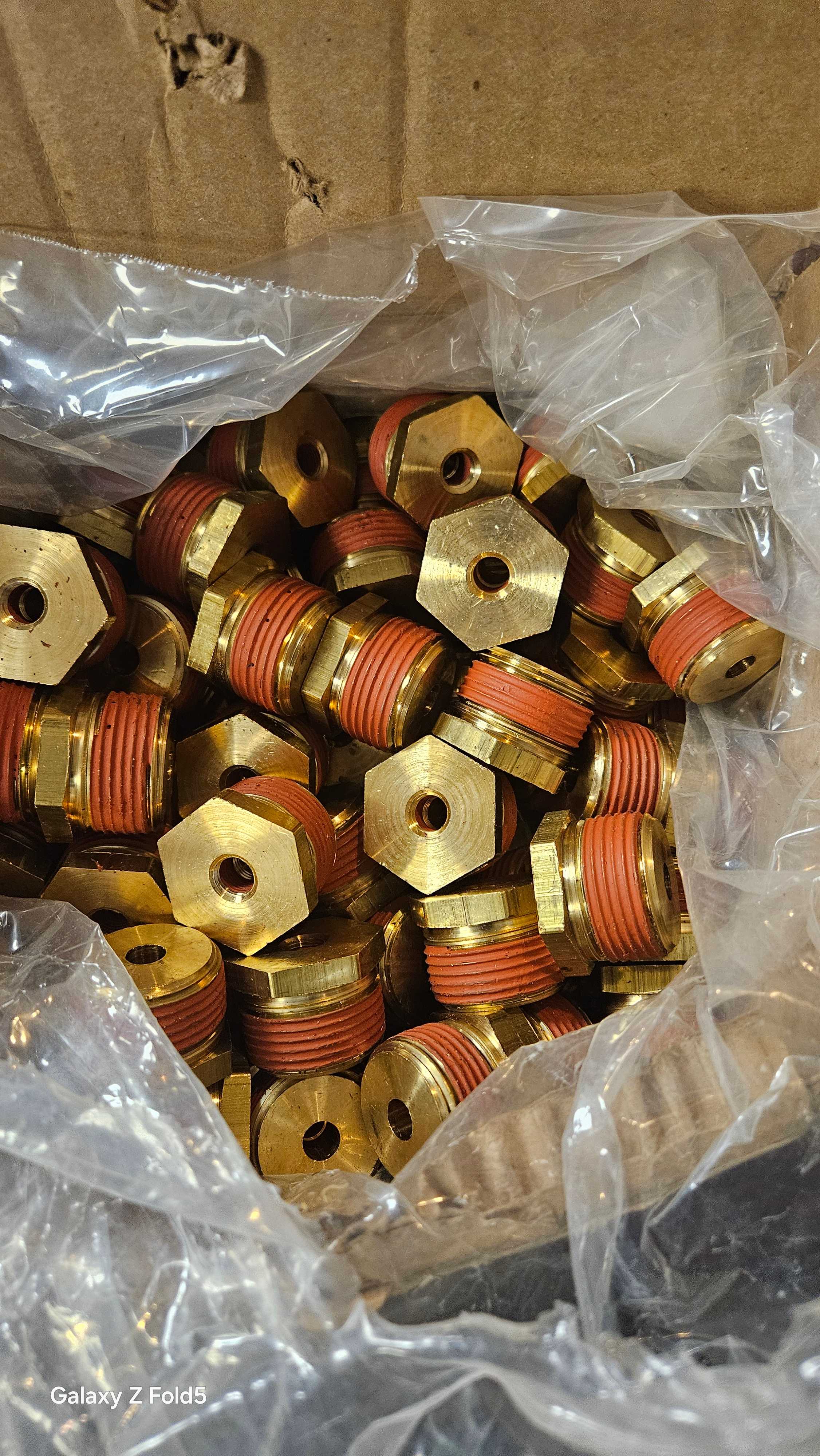 1" MALE PIPE THREAD X 1/8" FEMALE NPT BRASS REDUCING BUSHING-CASE OF 10 - PIPE REDUCER