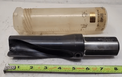 KOMET V57 54450 INDEXABLE DRILL OAL: 8.125” SHANK: 2.5” X 1.37” 2 FLUTES FLUTE DIAMETER: 1.70” - MACHINE TOOLING