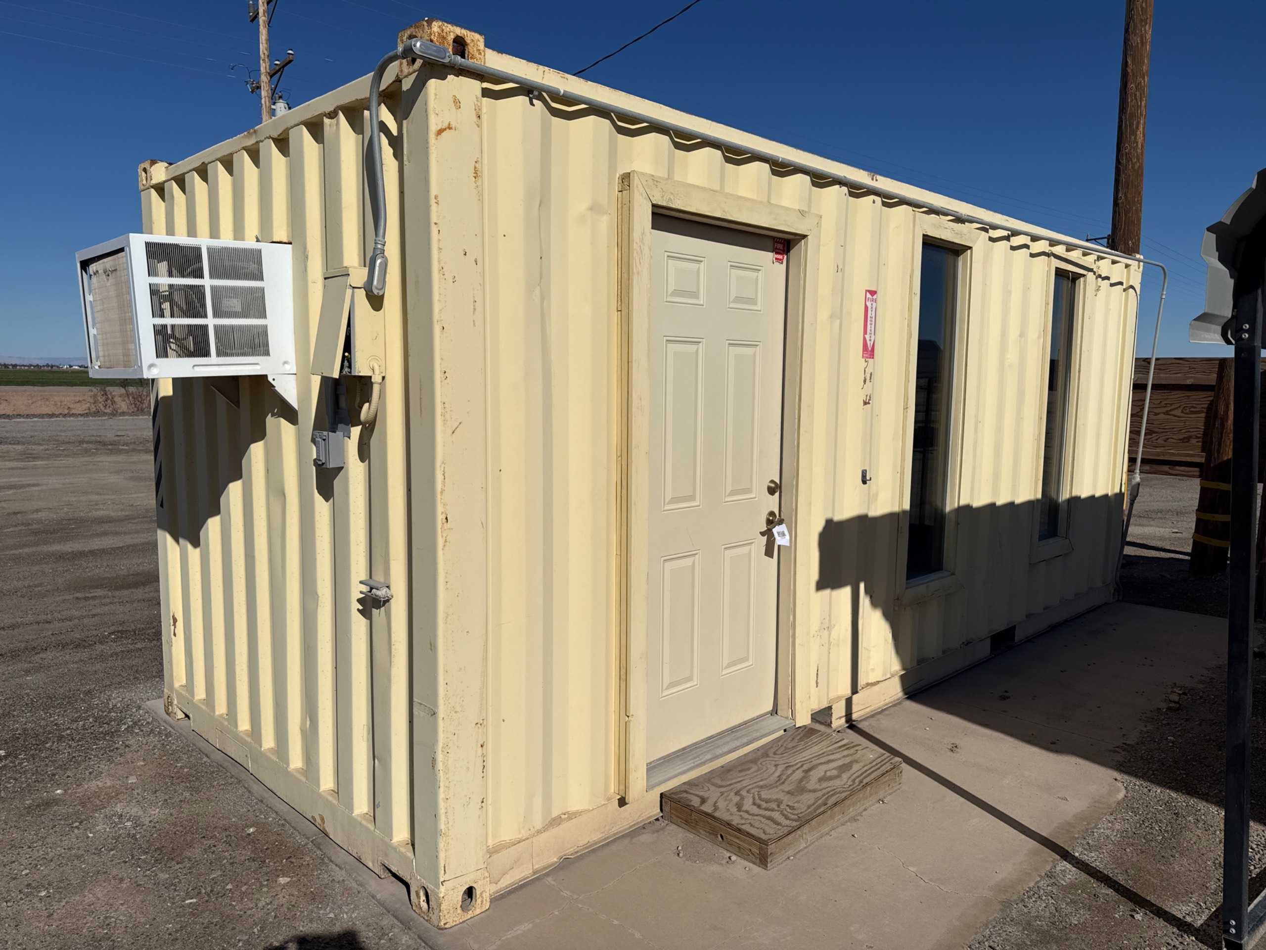2007 20 FT SHIPPING CONTAINER - SHIPPING CONTAINERS
