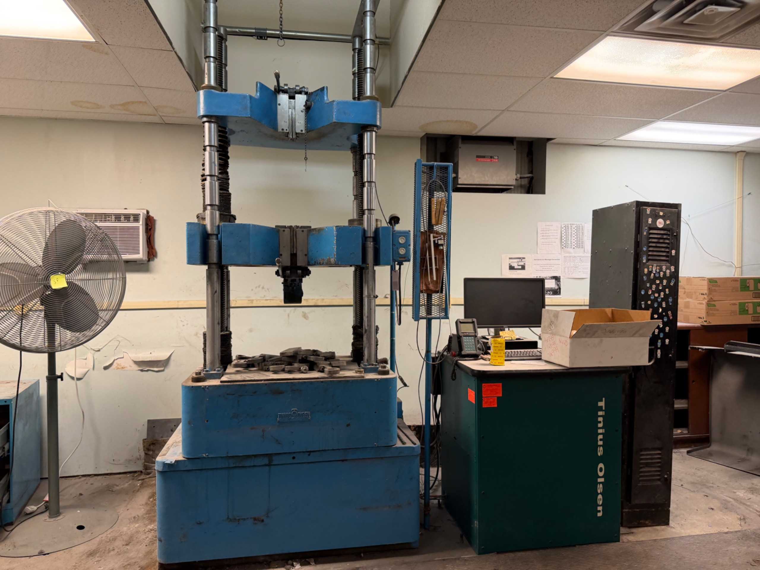 Tinius Olsen Universal Testing Machine - MATERIAL TESTING