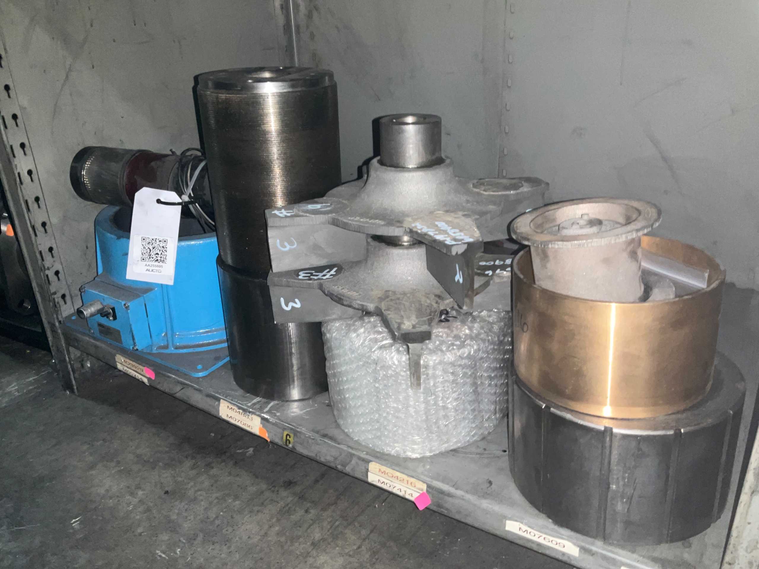 BULK QTY OF INDUSTRIAL PARTS