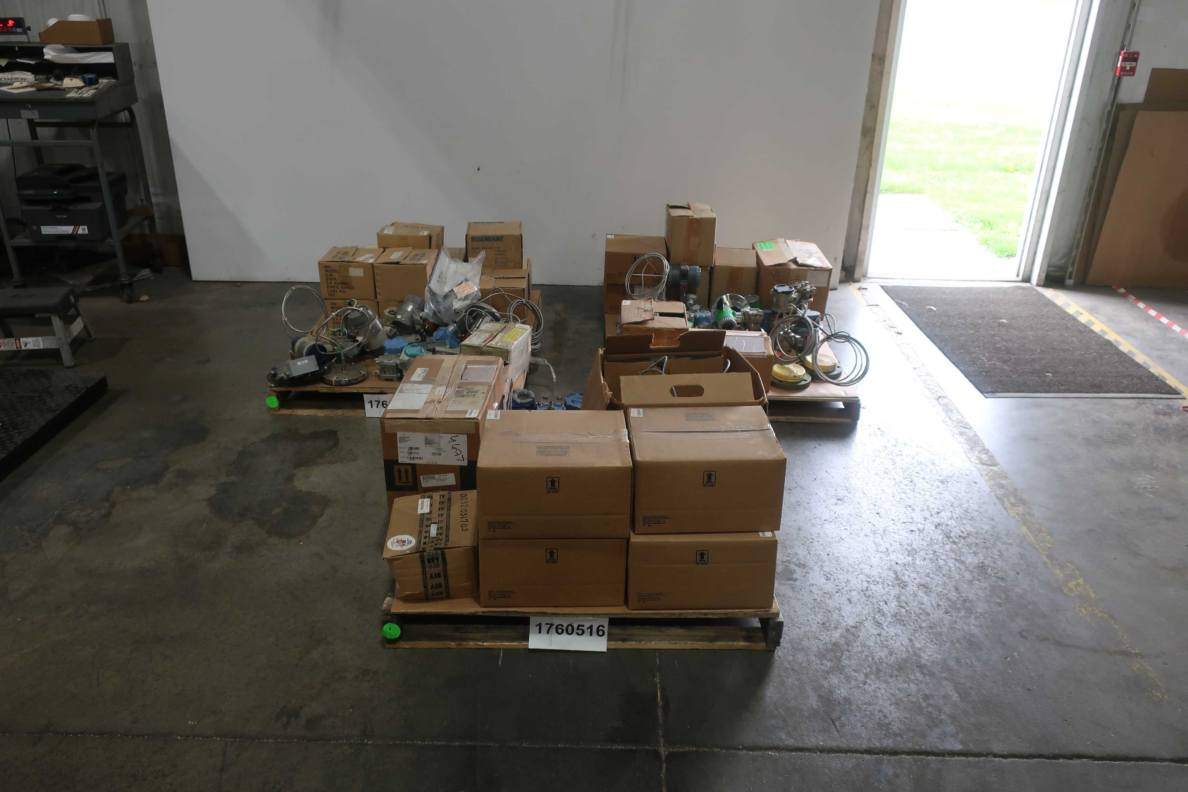 SKU 1760516 - 3 PALLETS OF ASSORTED TRANSMITTERS - PRESSURE TRANSMITTER