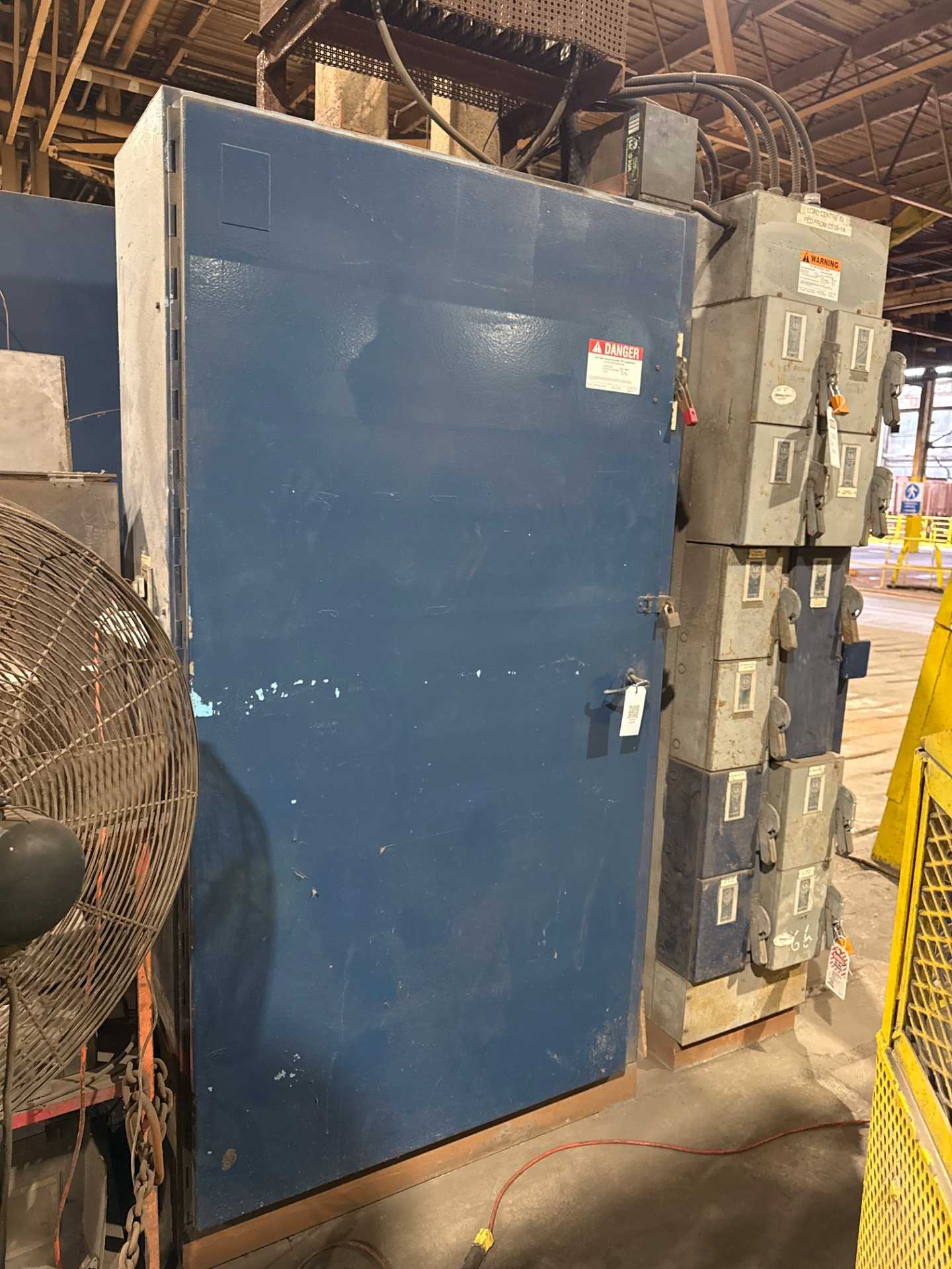 Bulk QTY of Electrical Components - ELECTRICAL COMPONENTS