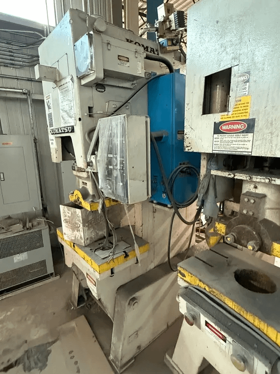 1982 KOMATSU OBI 45-2 45 TON STRAIGHT SIDE PRESS - MECHANICAL PRESSES