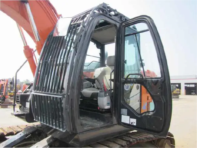 2019 HITACHI ZX135USK-6 CRAWLER EXCAVATOR - undefined