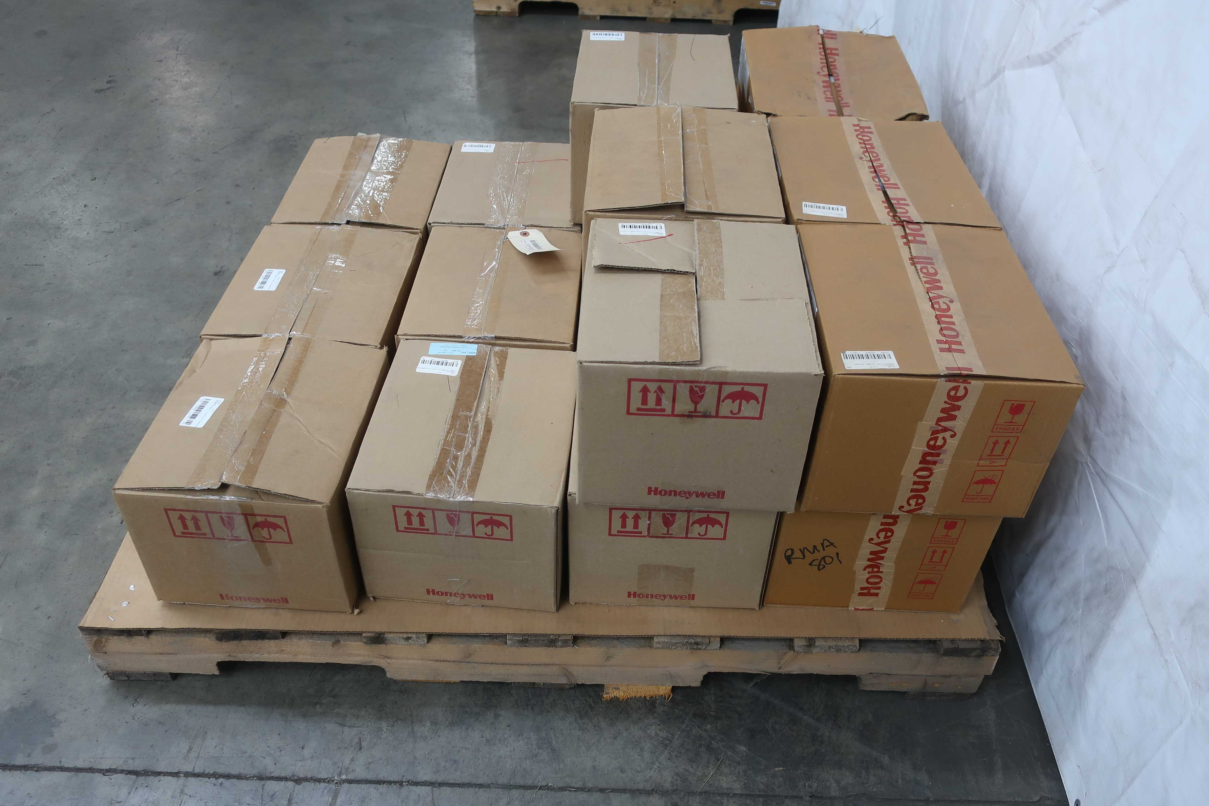 PALLET OF ASSORTED HONEYWELL TRANSMITTER - PRESSURE TRANSMITTER