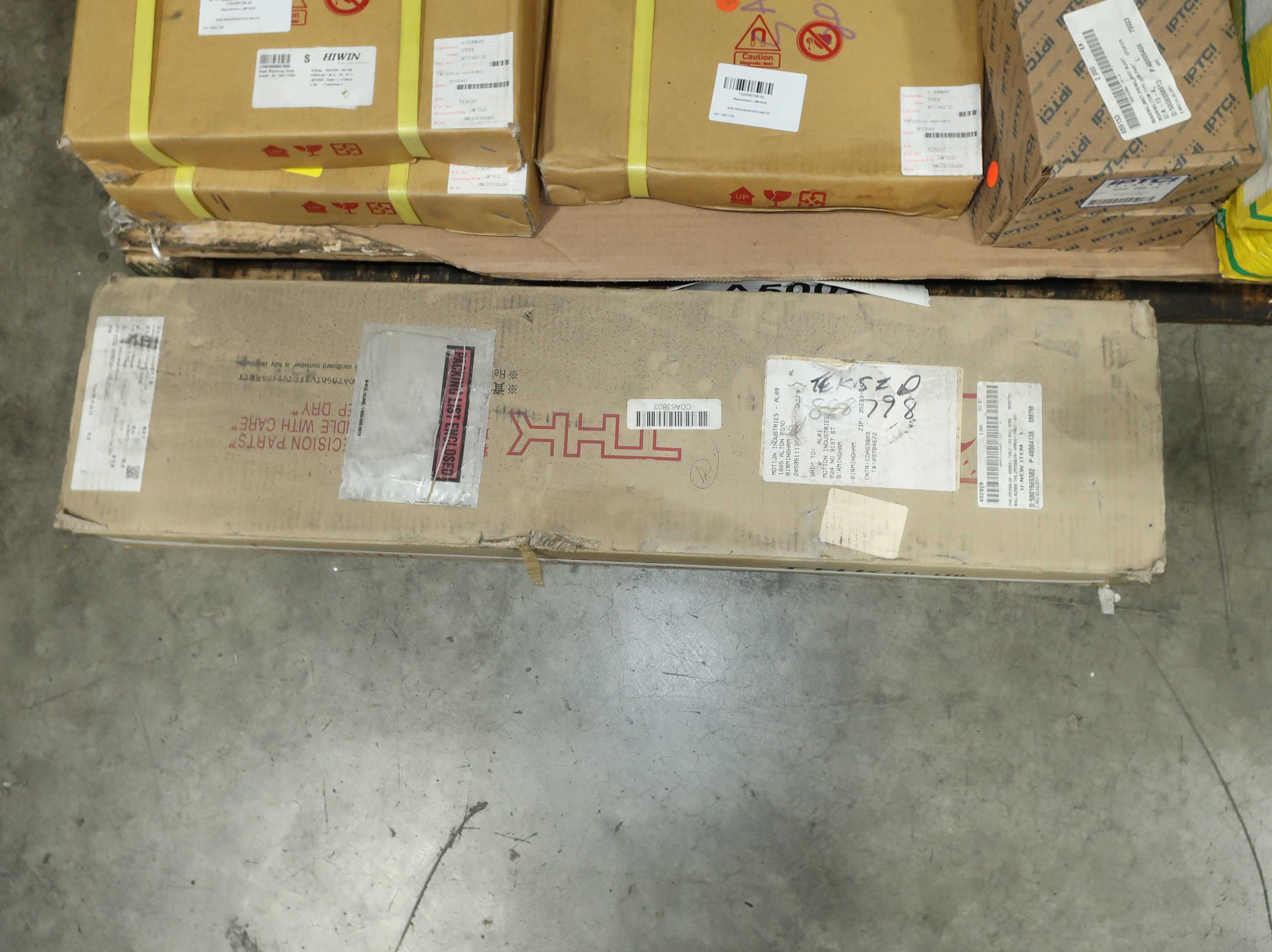 BULK QTY OF ASSORTED LINEAR BEARINGS - LINEAR BEARING