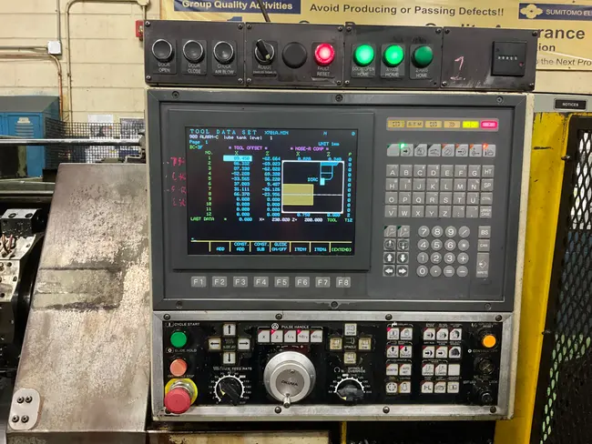 OKUMA LNC8 CNC LATHE - undefined