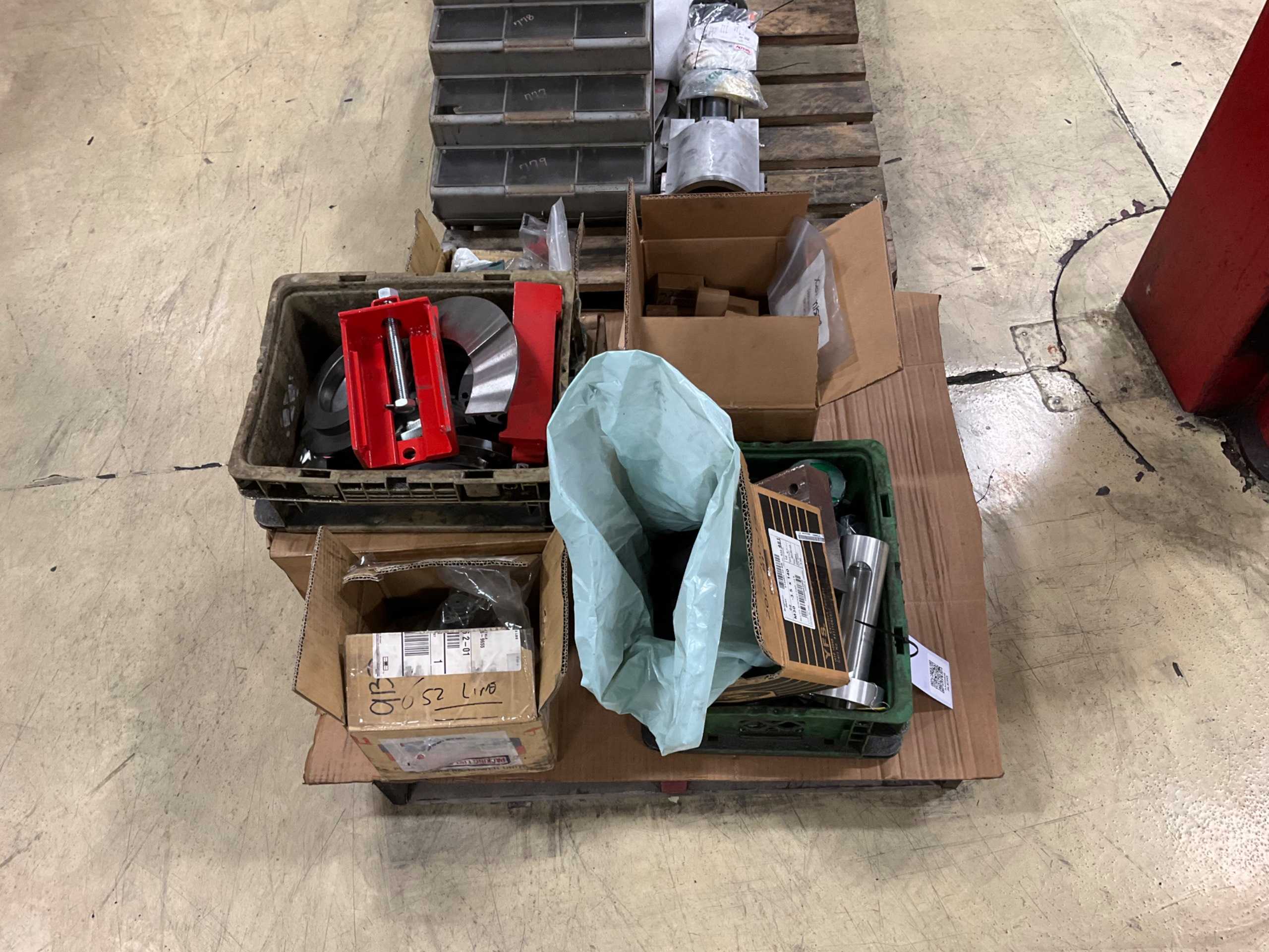 BULK QTY OF INDUSTRIAL PARTS - INDUSTRIAL PARTS