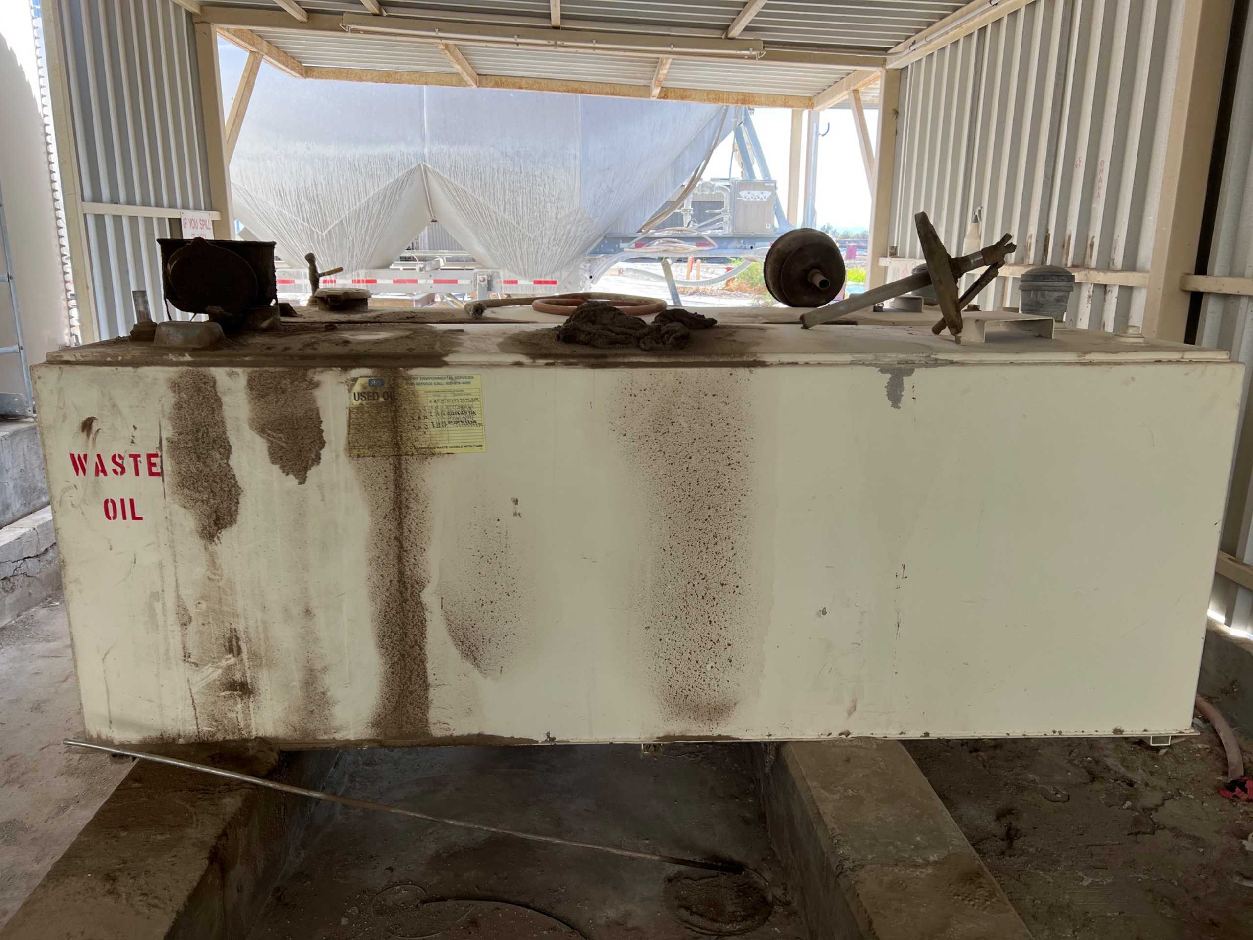 QTY 2: OIL TANKS - TANKS