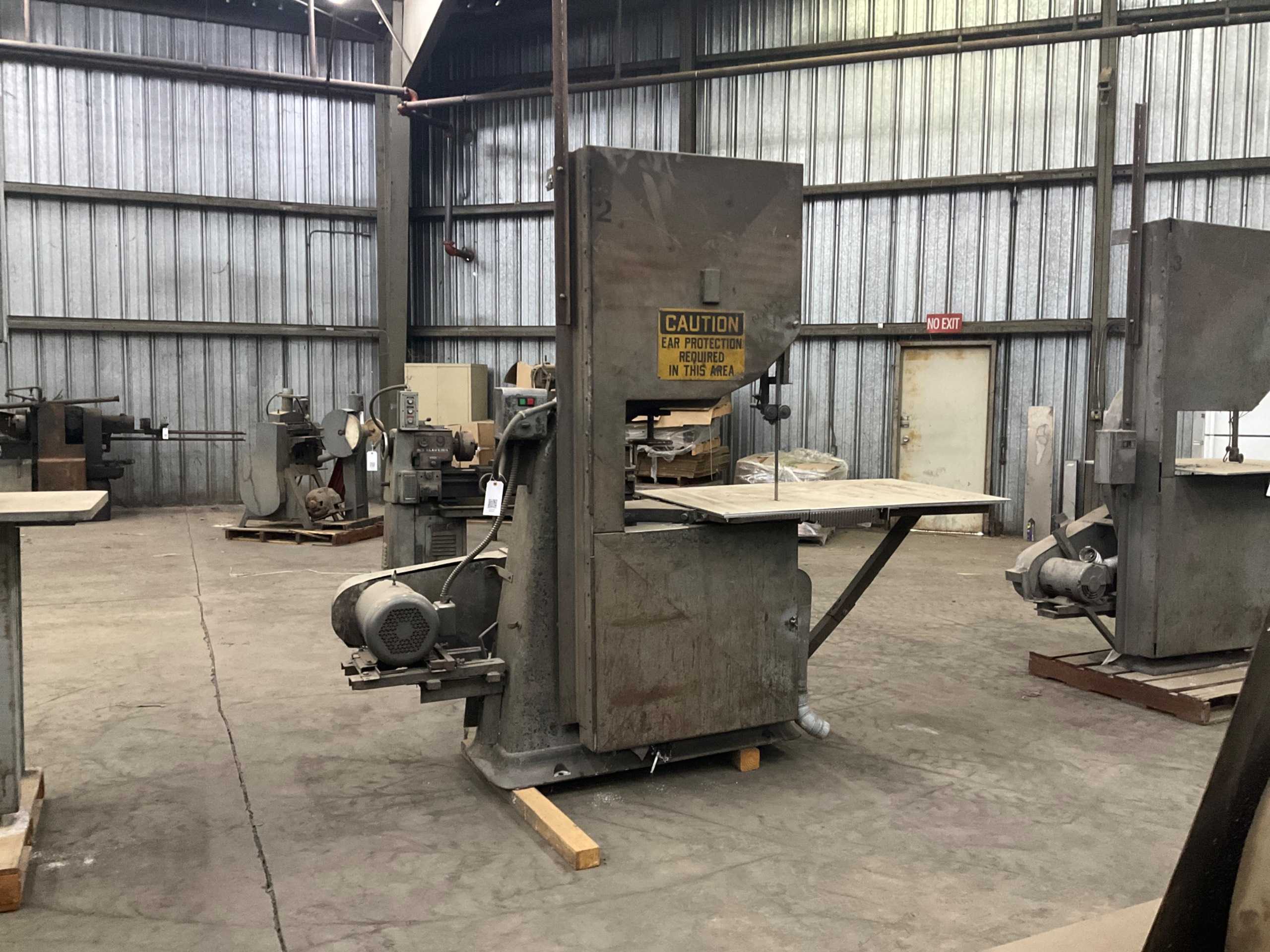 BENTEL VERTICAL BAND SAW - VERTICAL BAND SAW