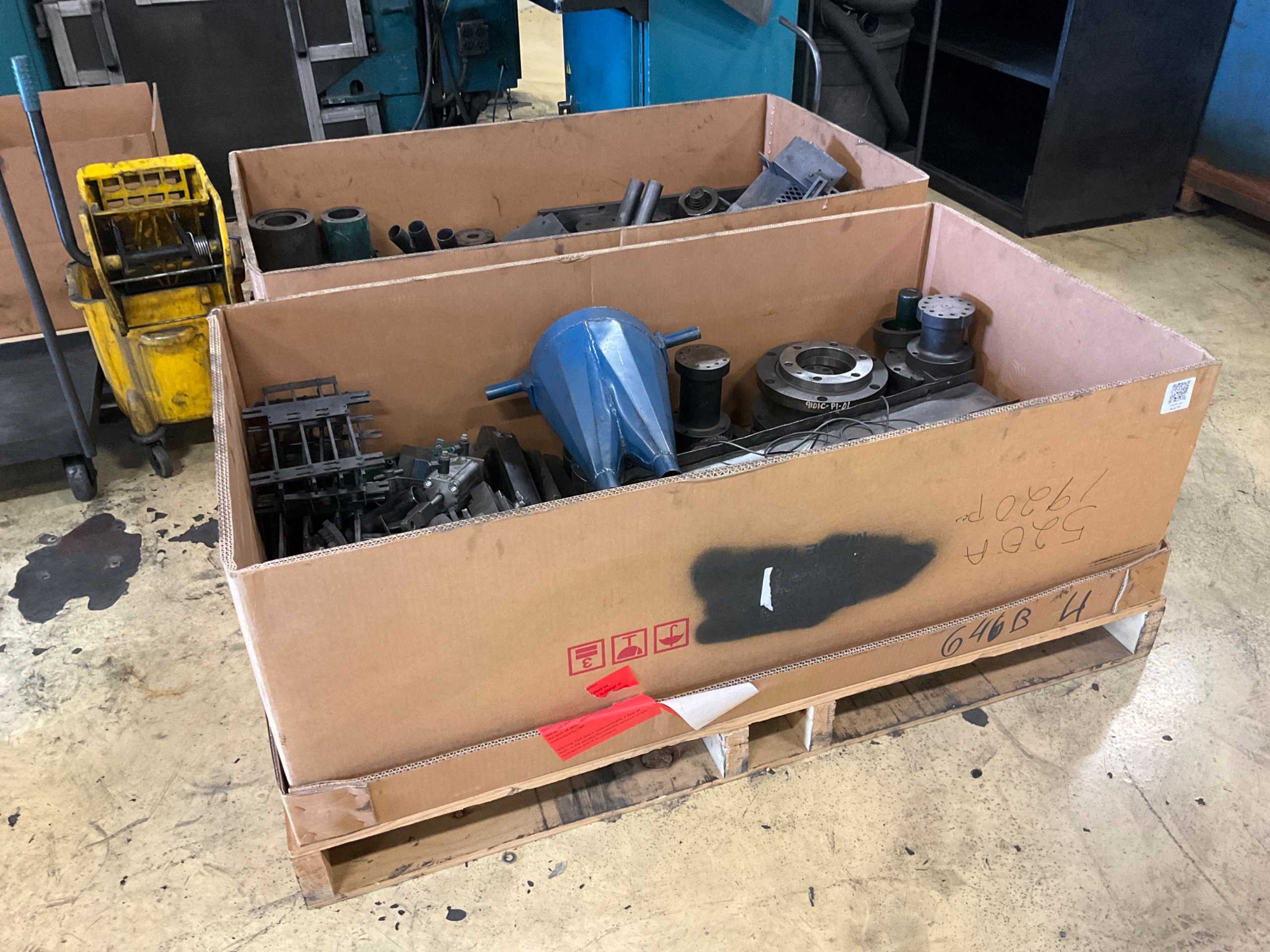 BULK QTY OF PRESS PARTS - PRESS PARTS