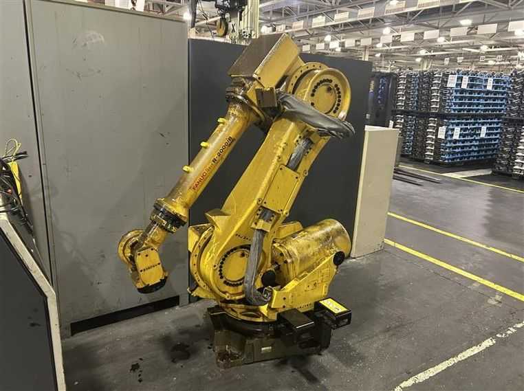2011 FANUC ROBOTICS R-2000IB/165F - ARTICULATED ROBOTS
