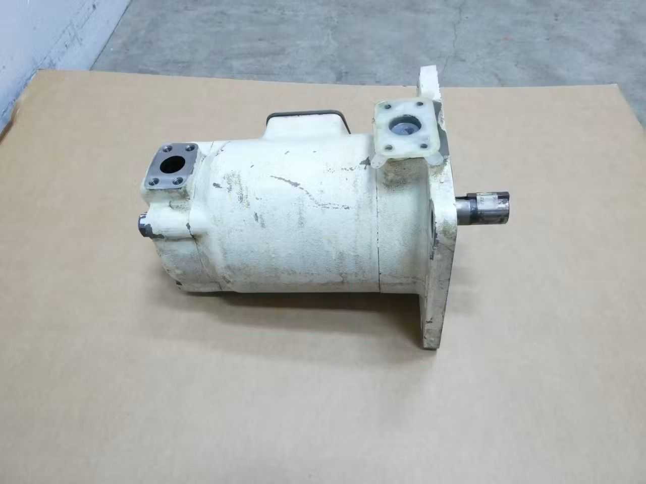 SKU 1711198 - TOKIMEC SQP43-60-30-86DD-18 HYDRAULIC VANE PUMP - HYDRAULIC VANE PUMP