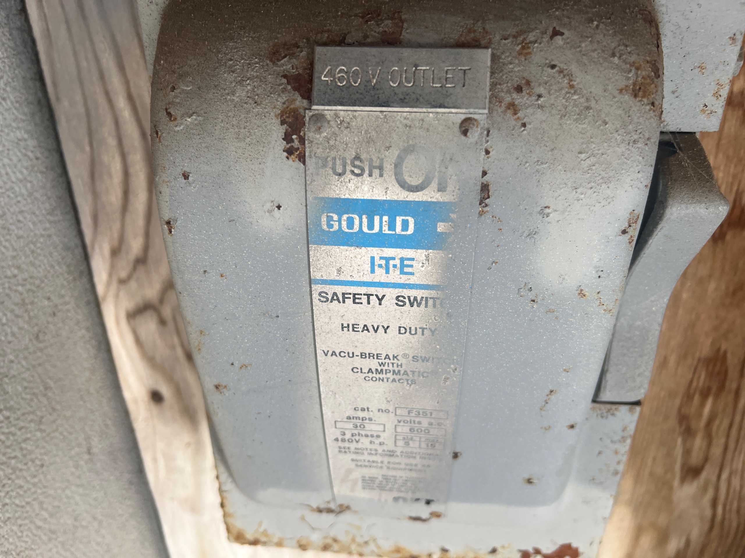 BULK QTY OF SAFETY SWITCHES - SAFETY SWITCH