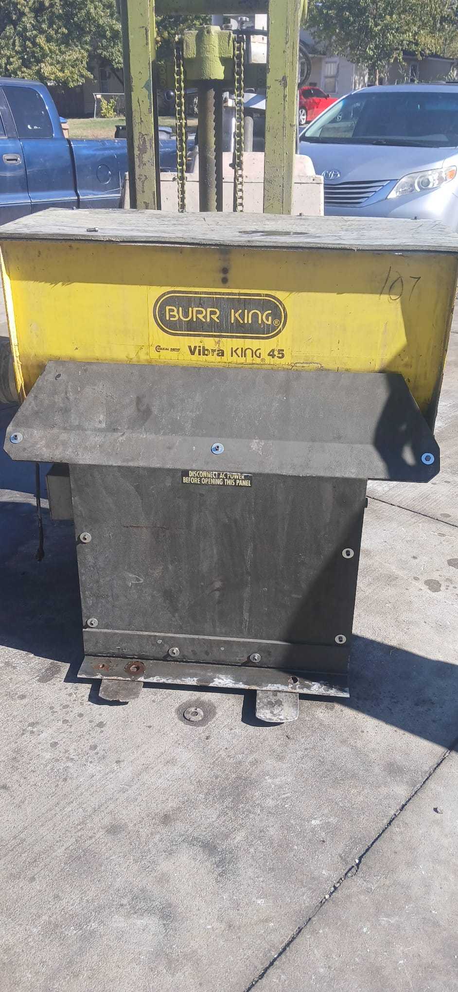 BURR KING VIBRA KING 45 VIBRATORY FINISHING MACHINE - VIBRATORY FINISHING MACHINE