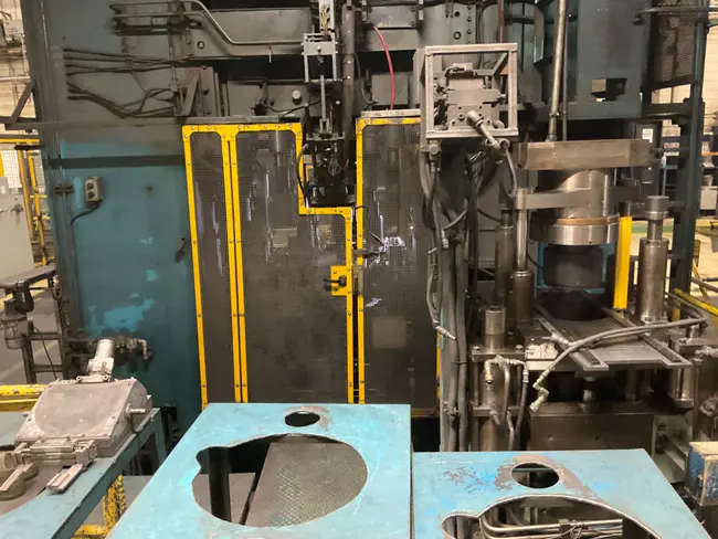 KOHTAKI 800 TON COMPACTING PRESS - undefined