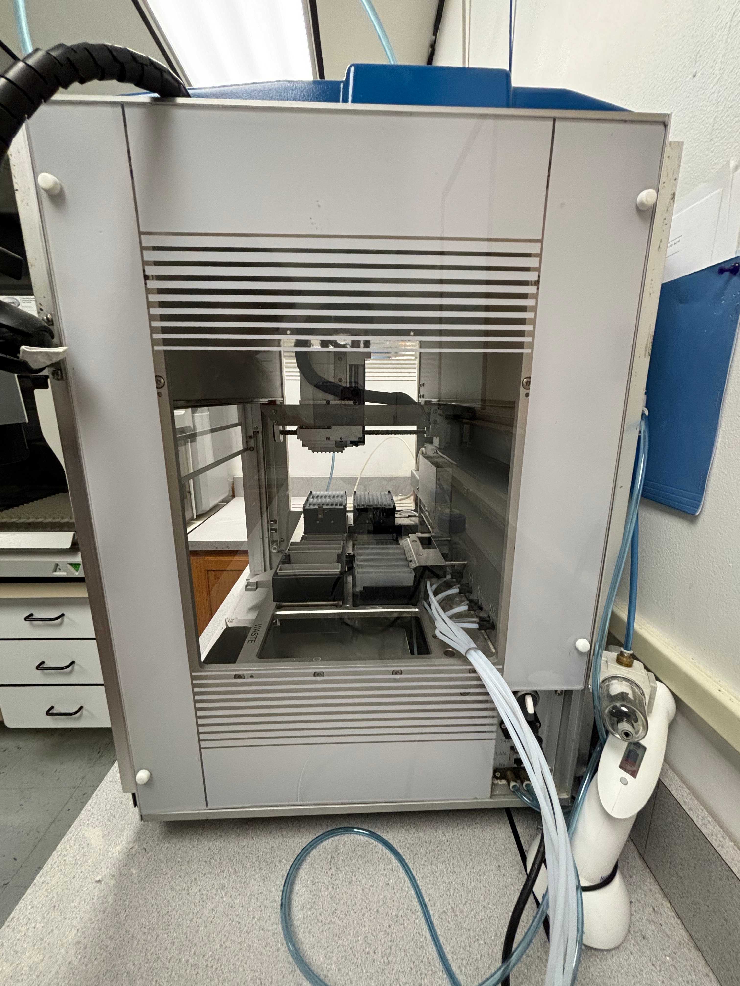 BIOTAGE EXTRAHERA HV-5000 LIQUID HANDLER - LAB EQUIPMENT