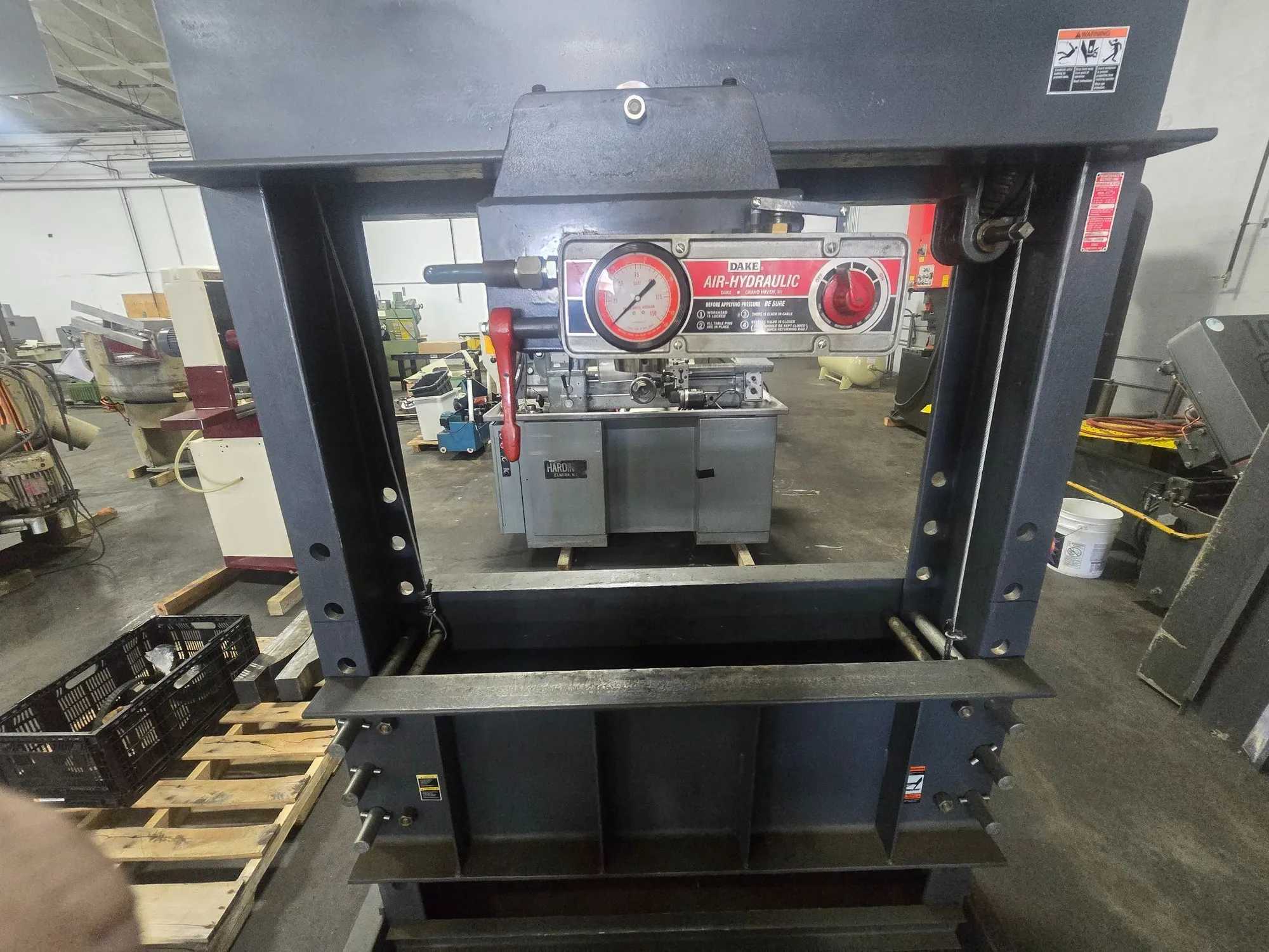 2007 DAKE 6-650 H-FRAME SHOP PRESS 150T, 16" RAM TRAVEL, 48" UPRIGHT W, 90-125 PSI - HYDRAULIC PRESSES