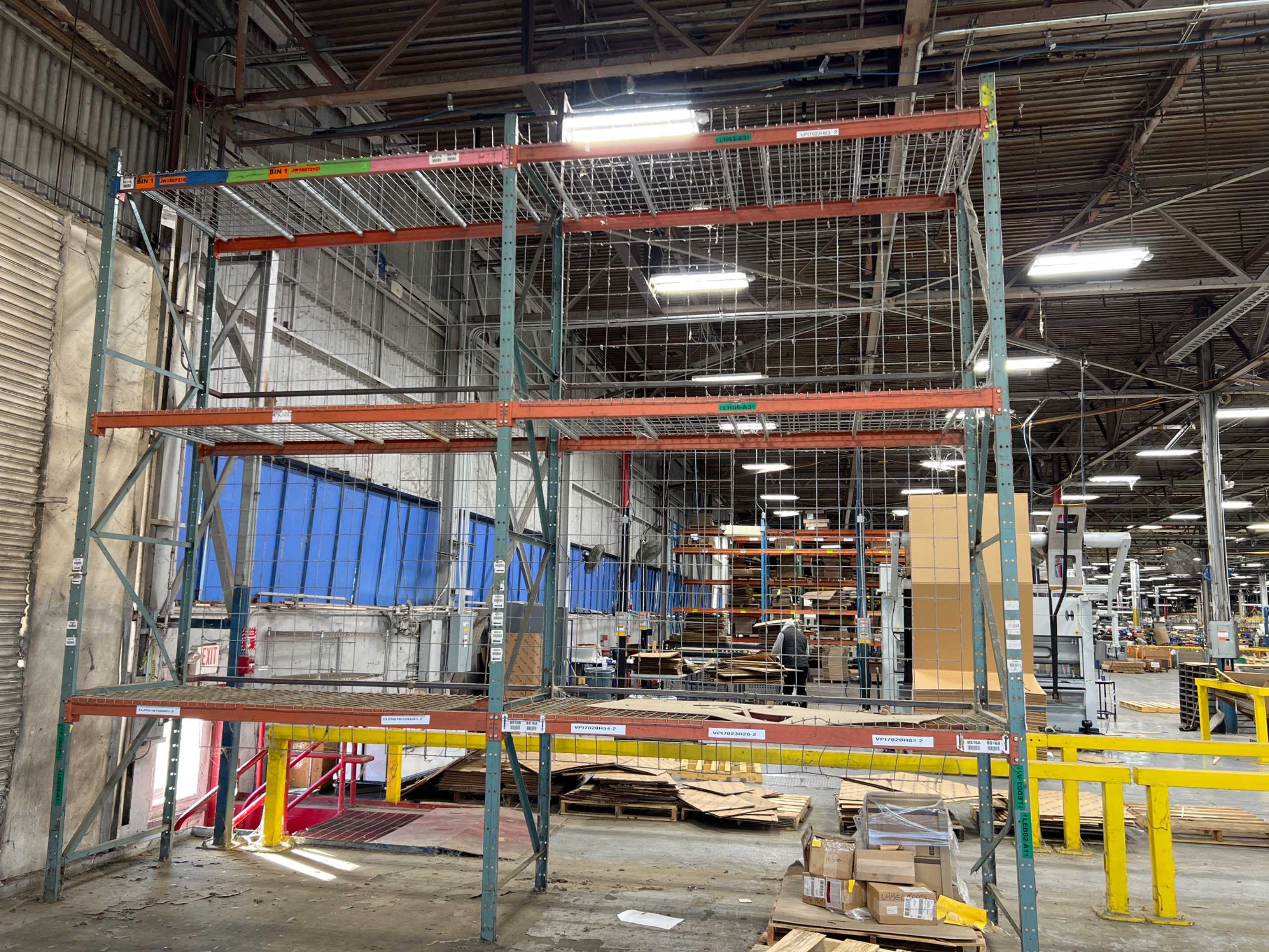 BULK QTY OF PALLET RACKING - PALLET RACKING