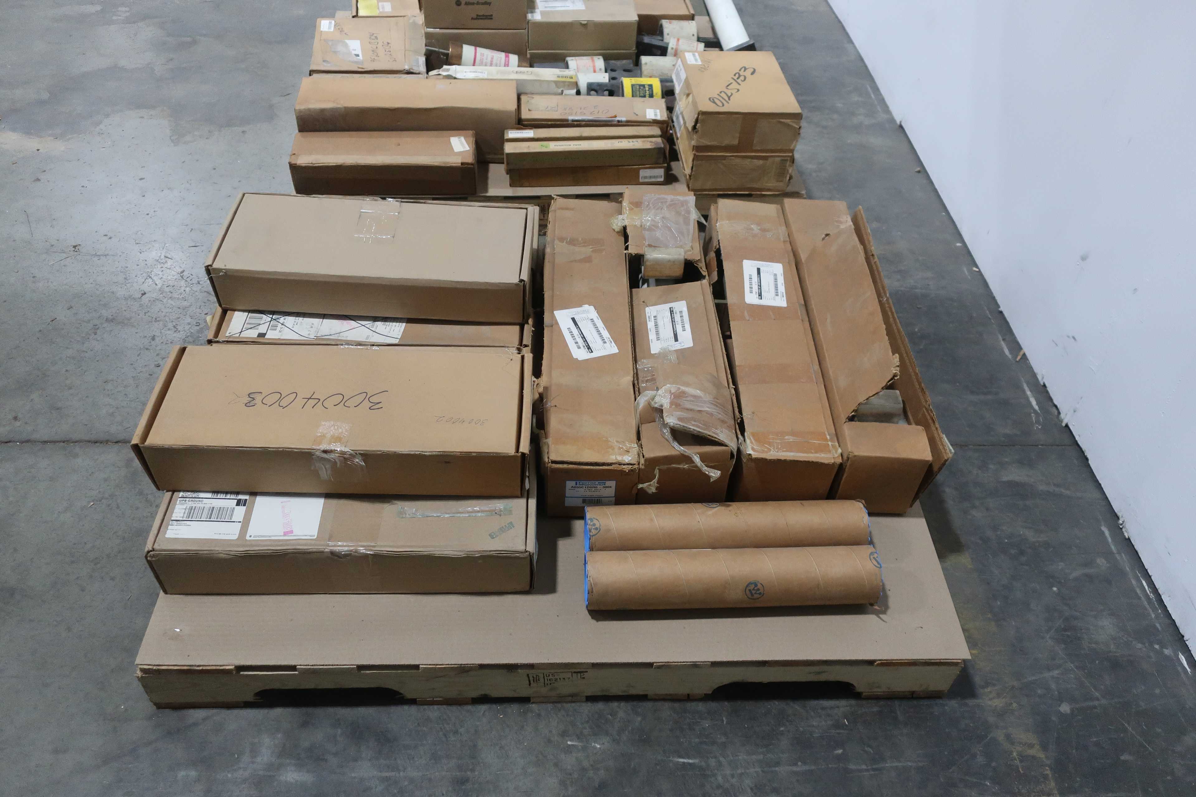 SKU 1739338 - 2 PALLETS OF ASSORTED FUSES - FUSES