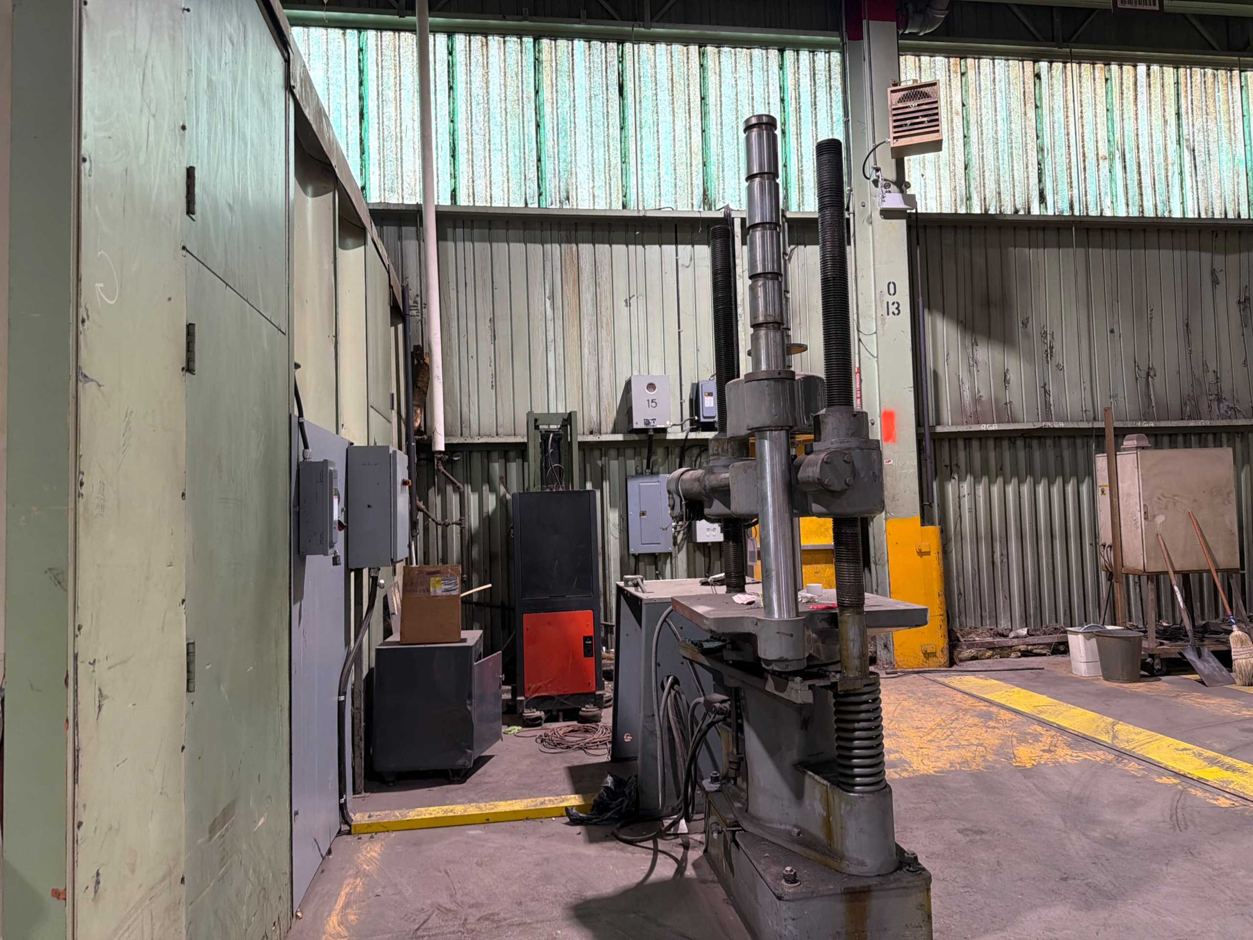 Baldwin Universal Testing Machine - MATERIAL TESTING