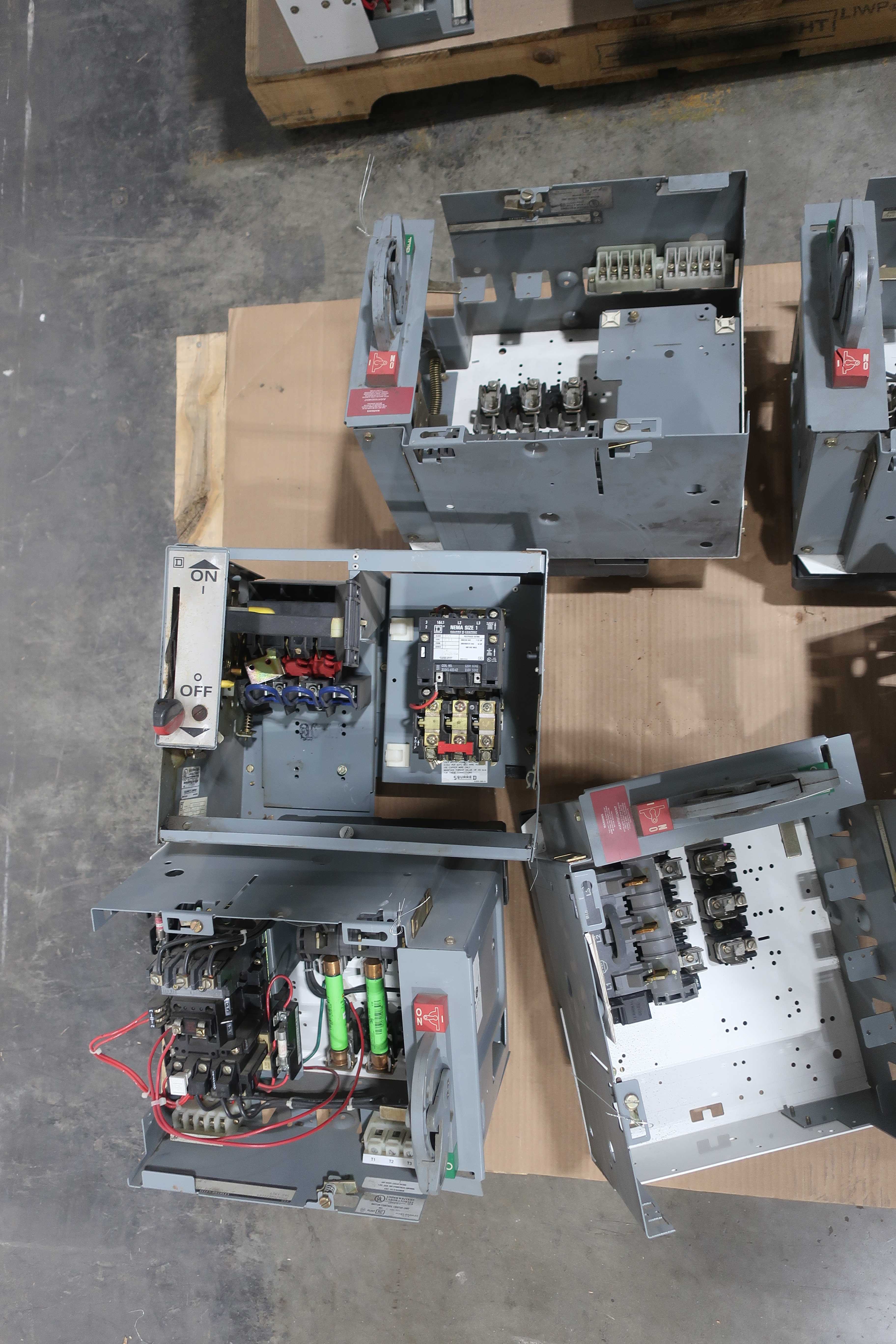 SKU 1742321 - 3 PALLETS OF ASSORTED ELECTRICAL DISCONNECT SWITCHES - DISCONNECT SWITCHES