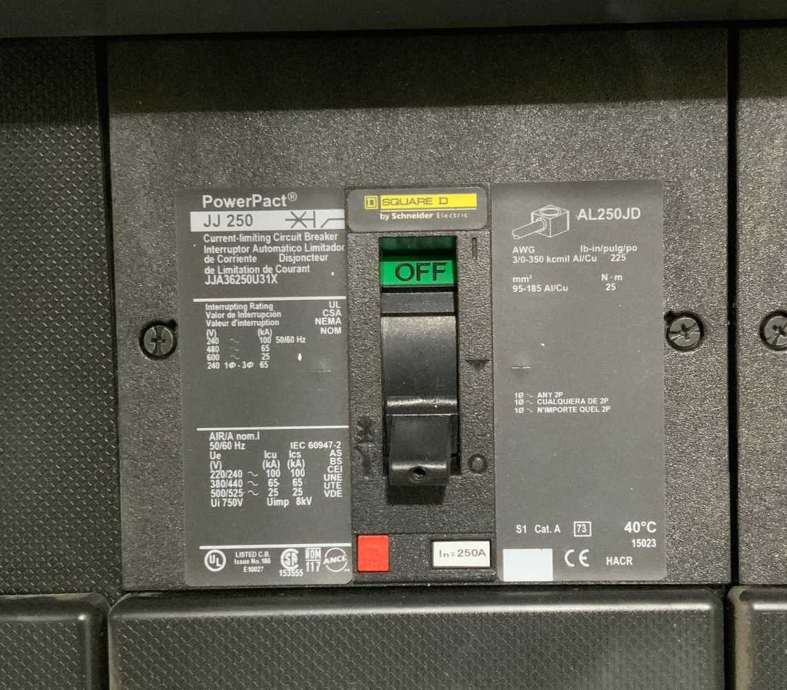 SQUARE D 2000 AMP35753217-001 SWITCHBOARD - PANELBOARDS